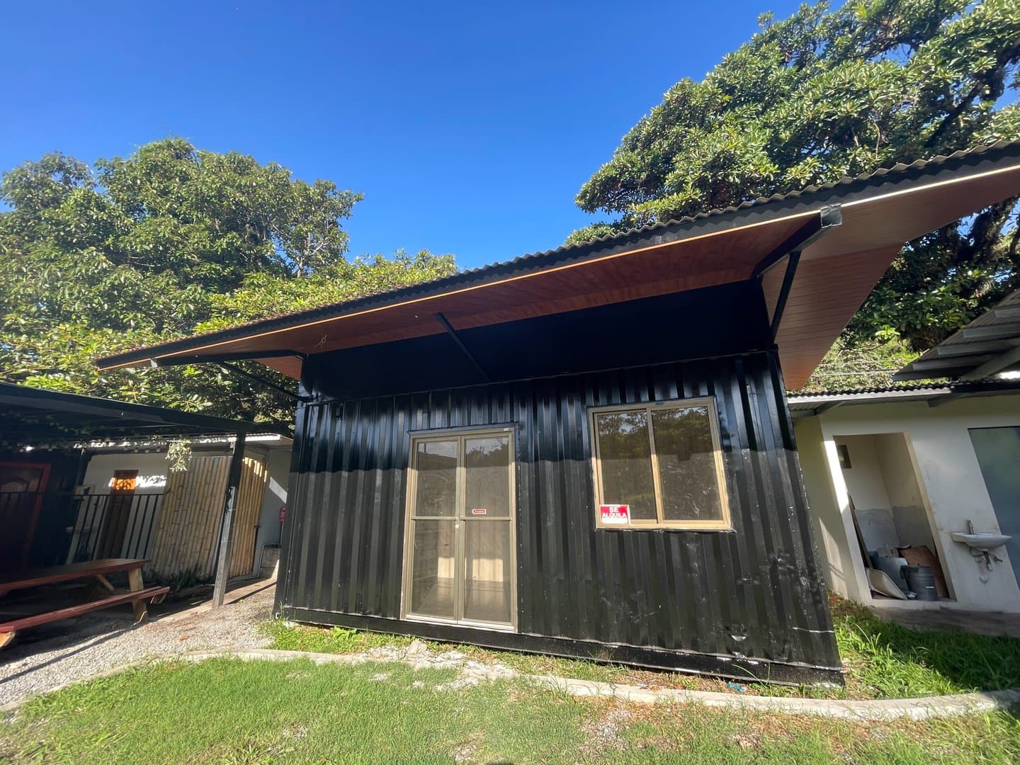 Container For Rent for Commercial Activity in Bajo Boquete L-0042