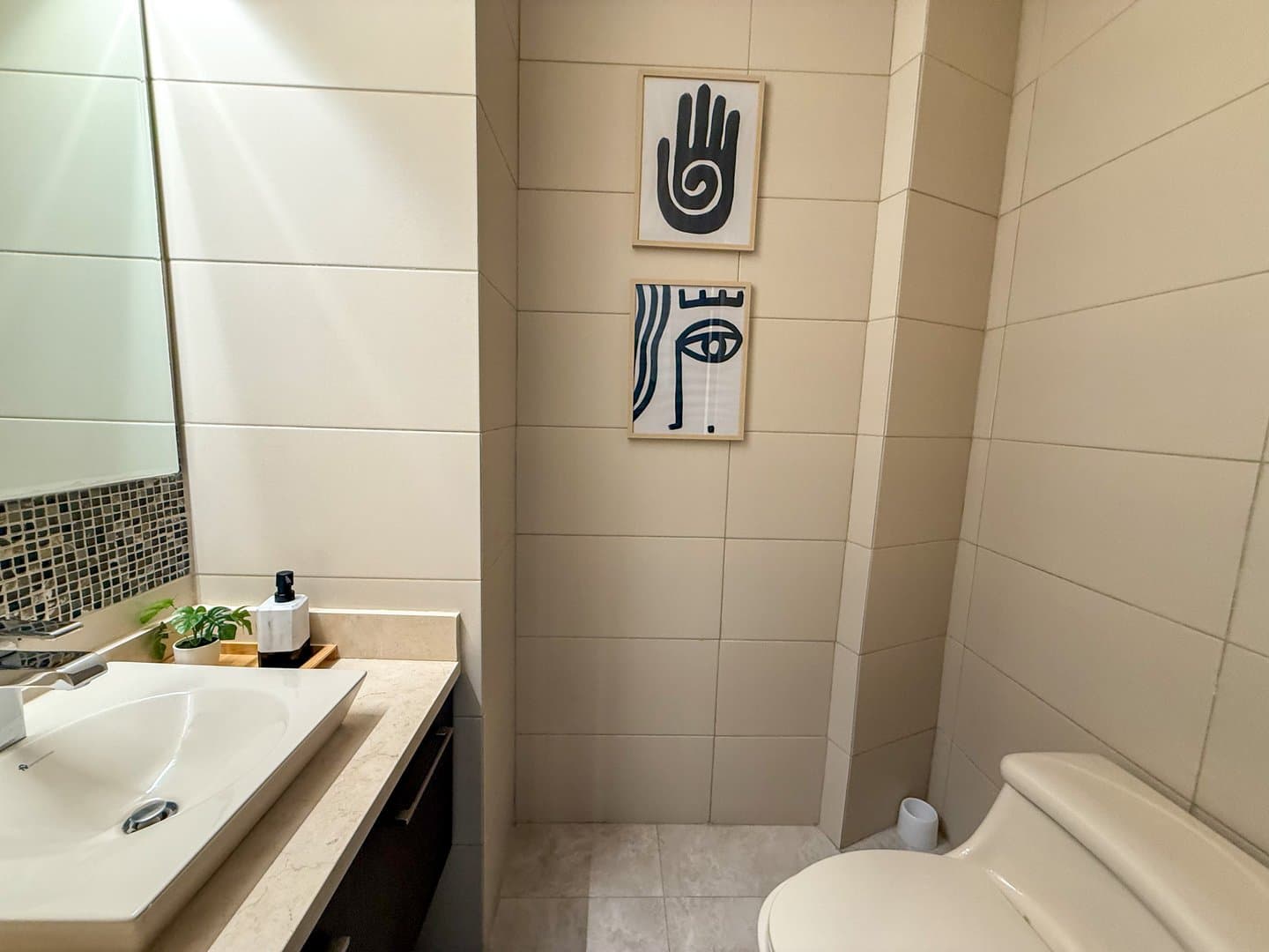 3-Bedroom Luxurious Beachfront Penthouse in Malibu Nueva Gorgona R-0031 - Image 16