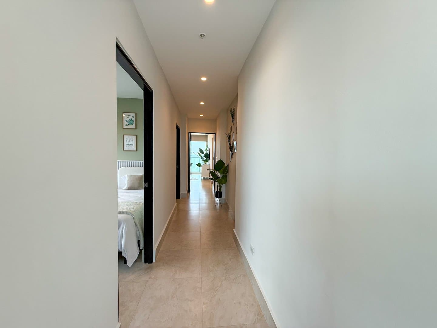 3-Bedroom Luxurious Beachfront Penthouse in Malibu Nueva Gorgona R-0031 - Image 20