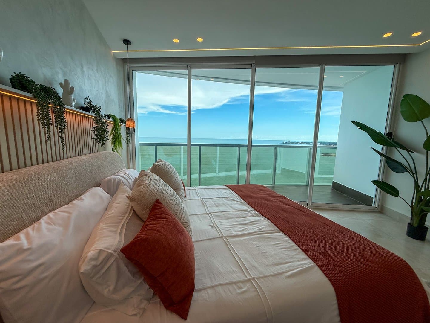 3-Bedroom Luxurious Beachfront Penthouse in Malibu Nueva Gorgona R-0031 - Image 23