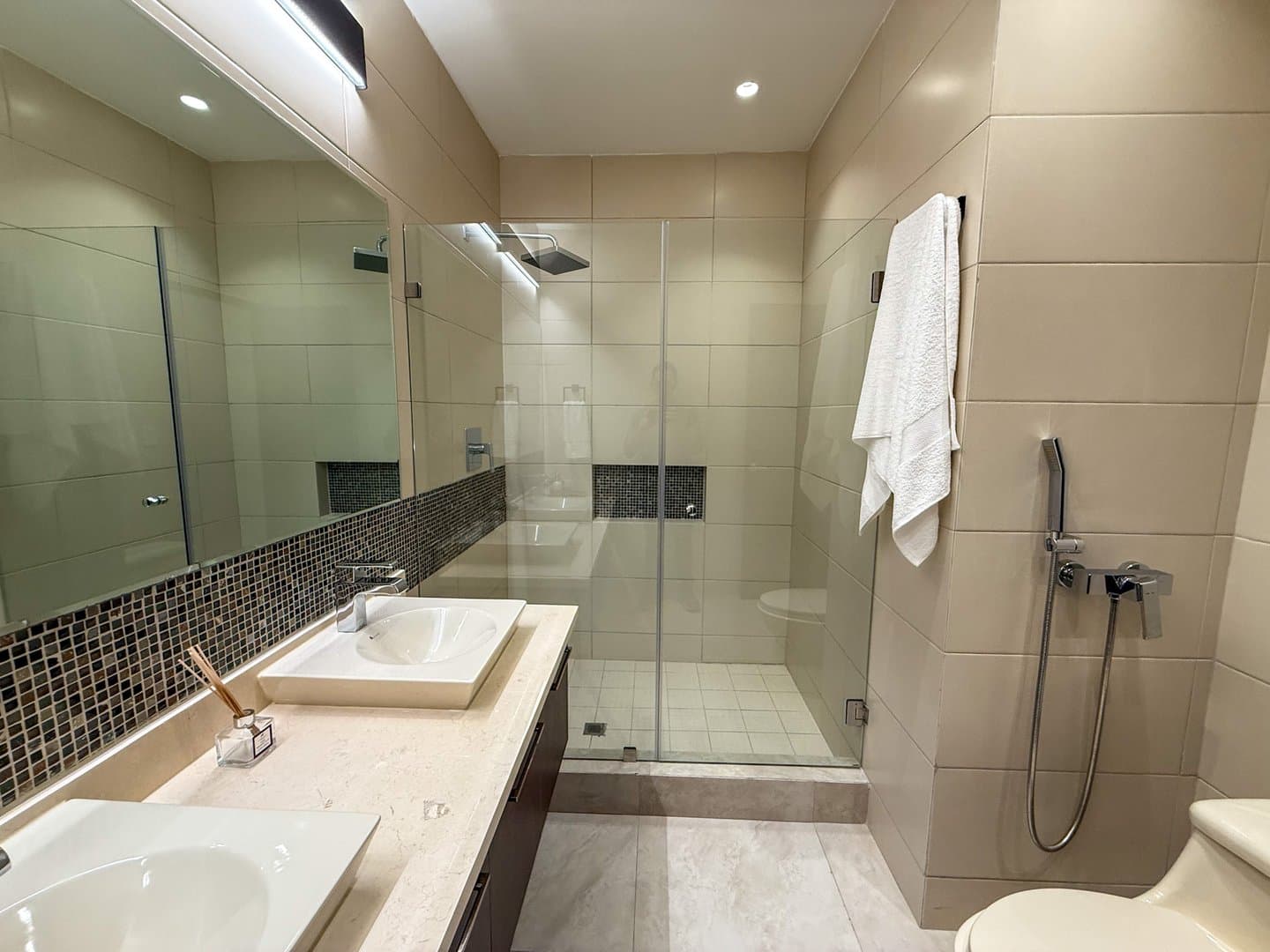 3-Bedroom Luxurious Beachfront Penthouse in Malibu Nueva Gorgona R-0031 - Image 24