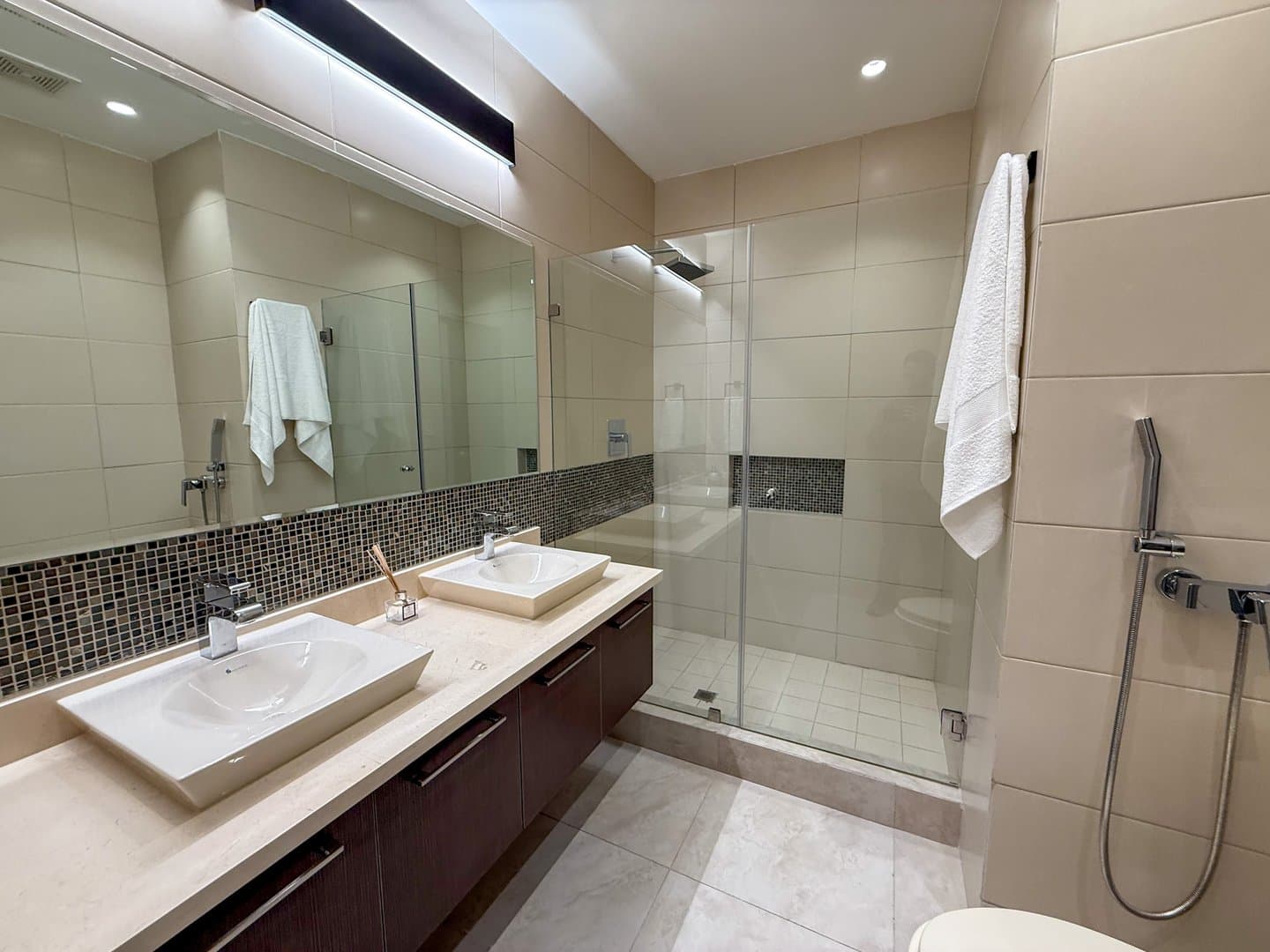 3-Bedroom Luxurious Beachfront Penthouse in Malibu Nueva Gorgona R-0031 - Image 25