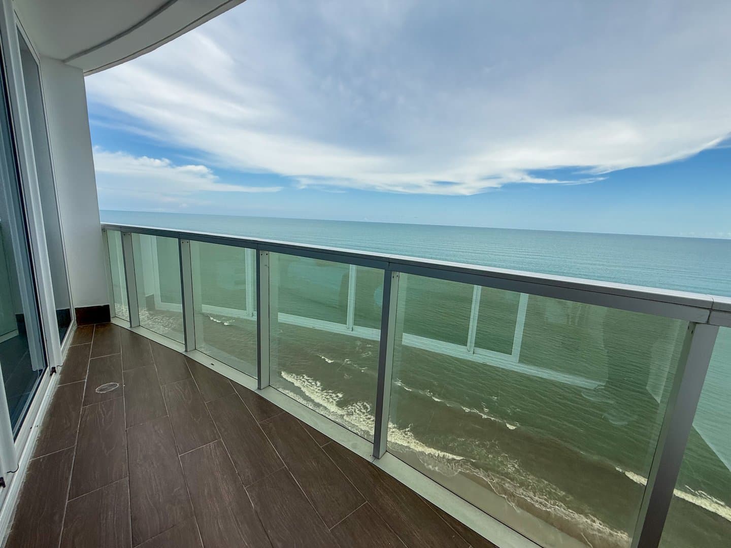 3-Bedroom Luxurious Beachfront Penthouse in Malibu Nueva Gorgona R-0031 - Image 27