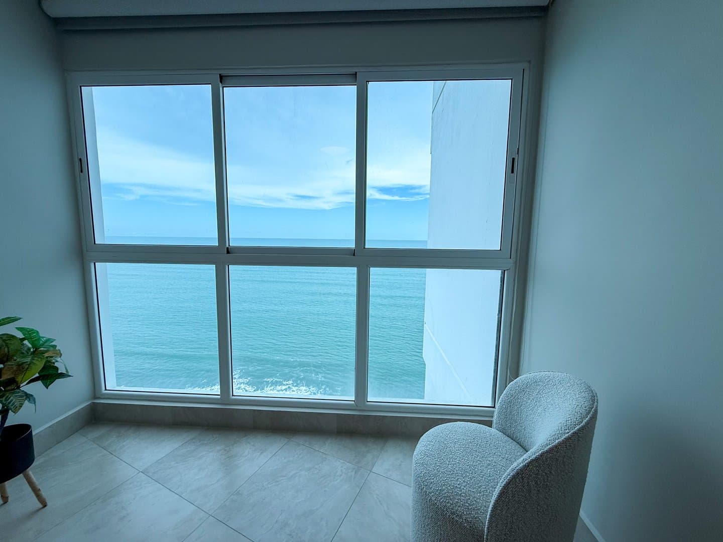 3-Bedroom Luxurious Beachfront Penthouse in Malibu Nueva Gorgona R-0031 - Image 30