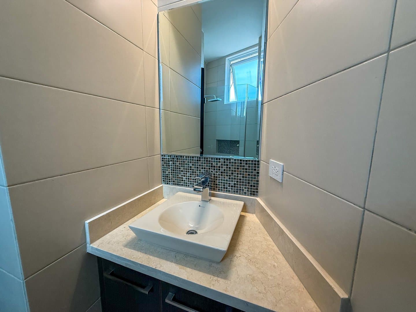 3-Bedroom Luxurious Beachfront Penthouse in Malibu Nueva Gorgona R-0031 - Image 36