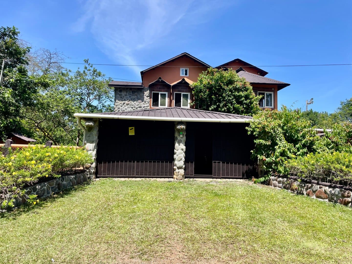 Find Your Oasis in Dolega – Two-Story Home, Additional House, and Spacious Yard L-0009 - Image 35
