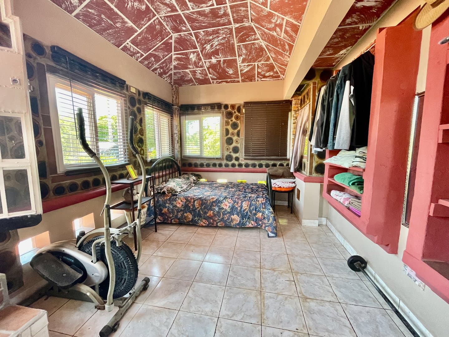 Find Your Oasis in Dolega – Two-Story Home, Additional House, and Spacious Yard L-0009 - Image 42