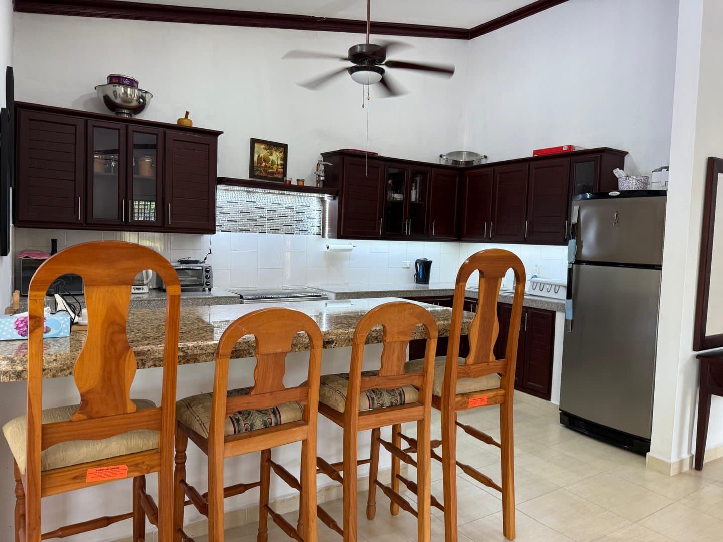 Investment Opportunity: Tranquil Living on a Sprawling 3.7-Acre Estate! R-0488 - Image 11