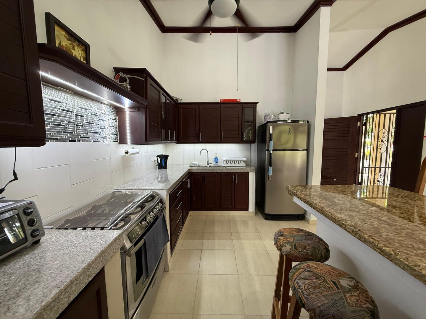Investment Opportunity: Tranquil Living on a Sprawling 3.7-Acre Estate! R-0488 - Image 50