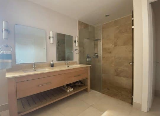 Lakefront Duplex House in Buenaventura, Rio Hato P-0097 - Image 7