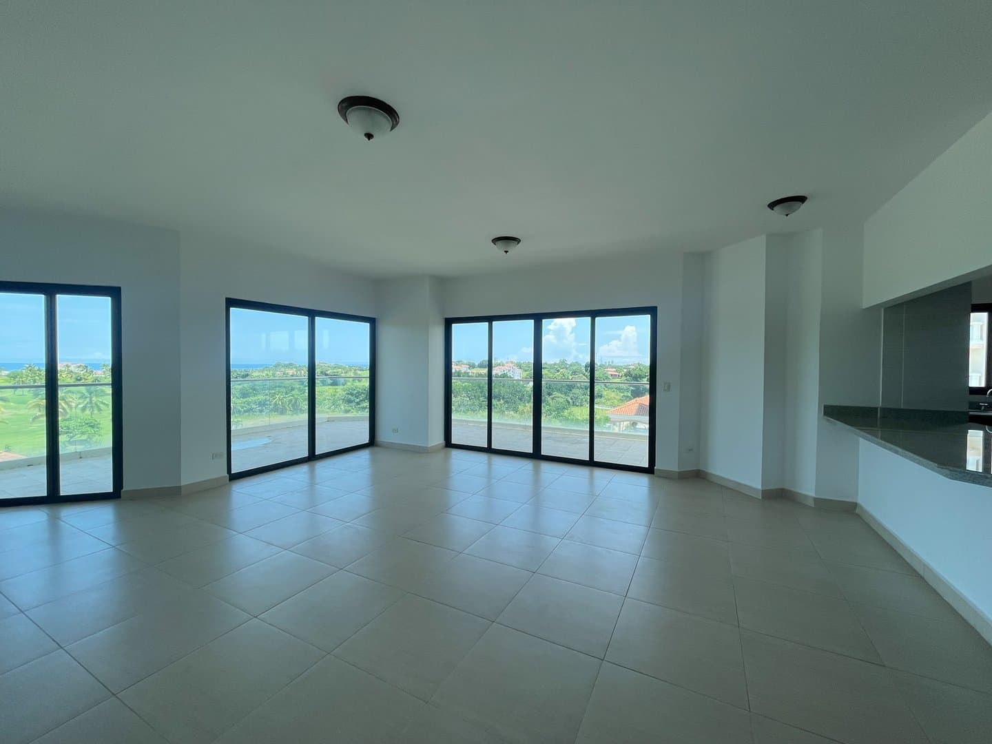 Large Luxury Condo with Golf Course & Ocean Views in Las Olas Building, Vista Mar R-0443 - Image 2