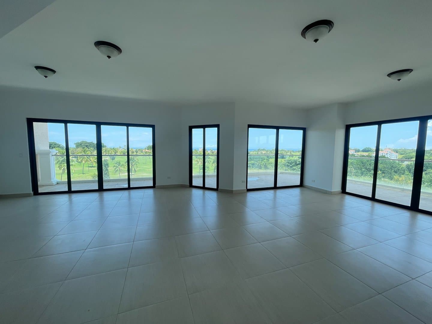 Large Luxury Condo with Golf Course & Ocean Views in Las Olas Building, Vista Mar R-0443 - Image 3
