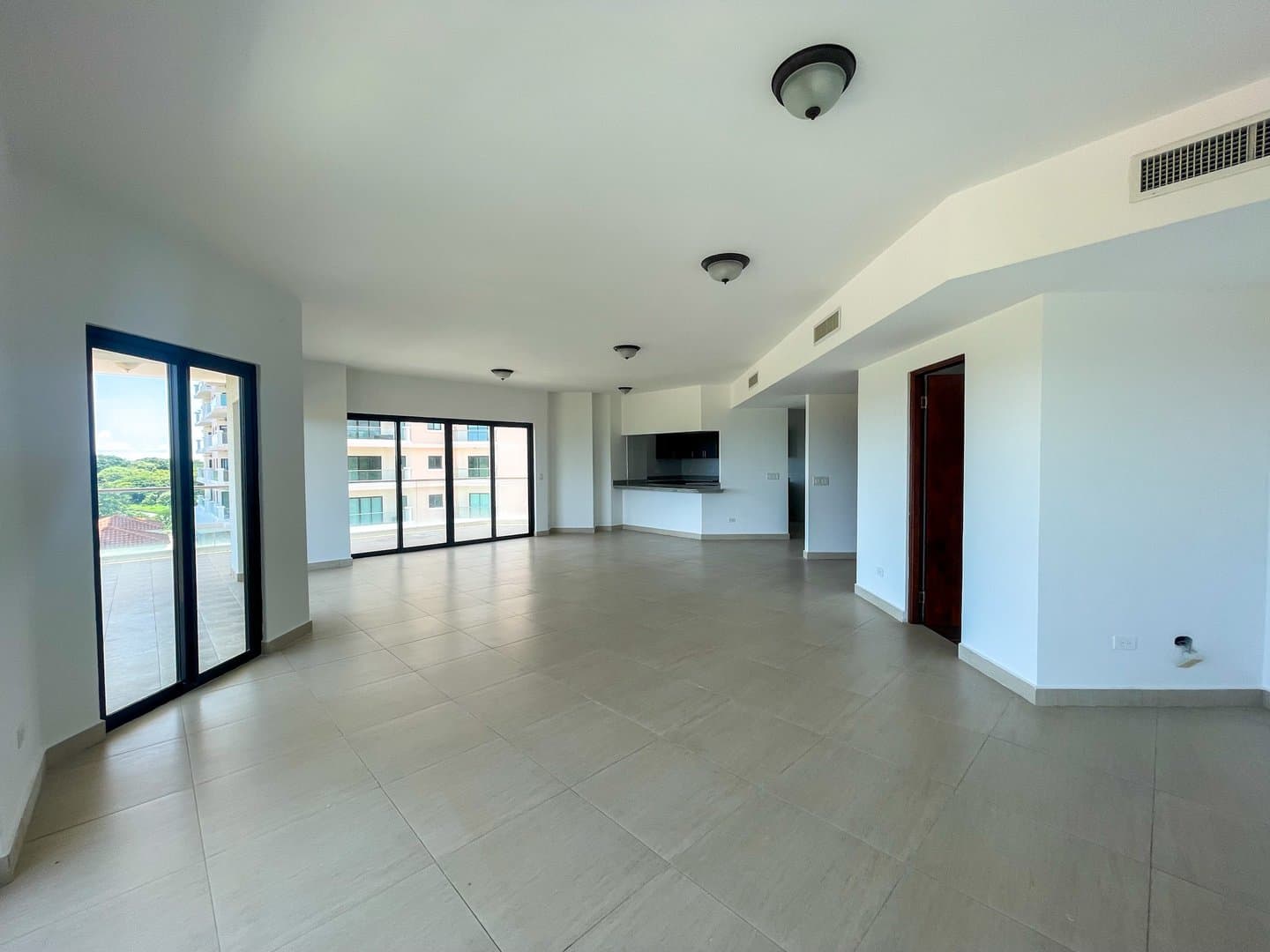 Large Luxury Condo with Golf Course & Ocean Views in Las Olas Building, Vista Mar R-0443 - Image 7