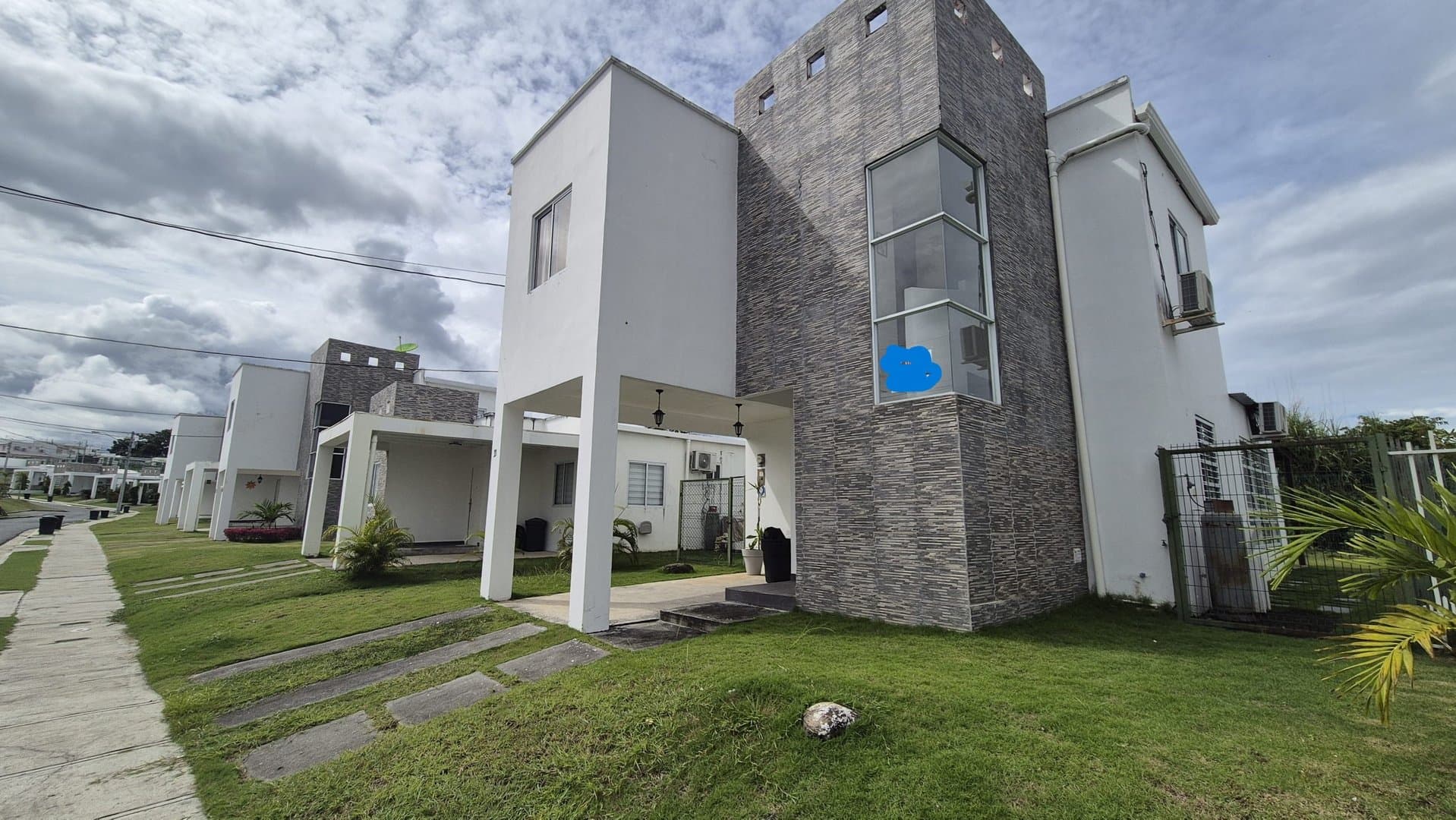 Lovely 3-Bedroom House in Gated Community The Village in San Carlos, Panama Oeste P-0575 - Image 3