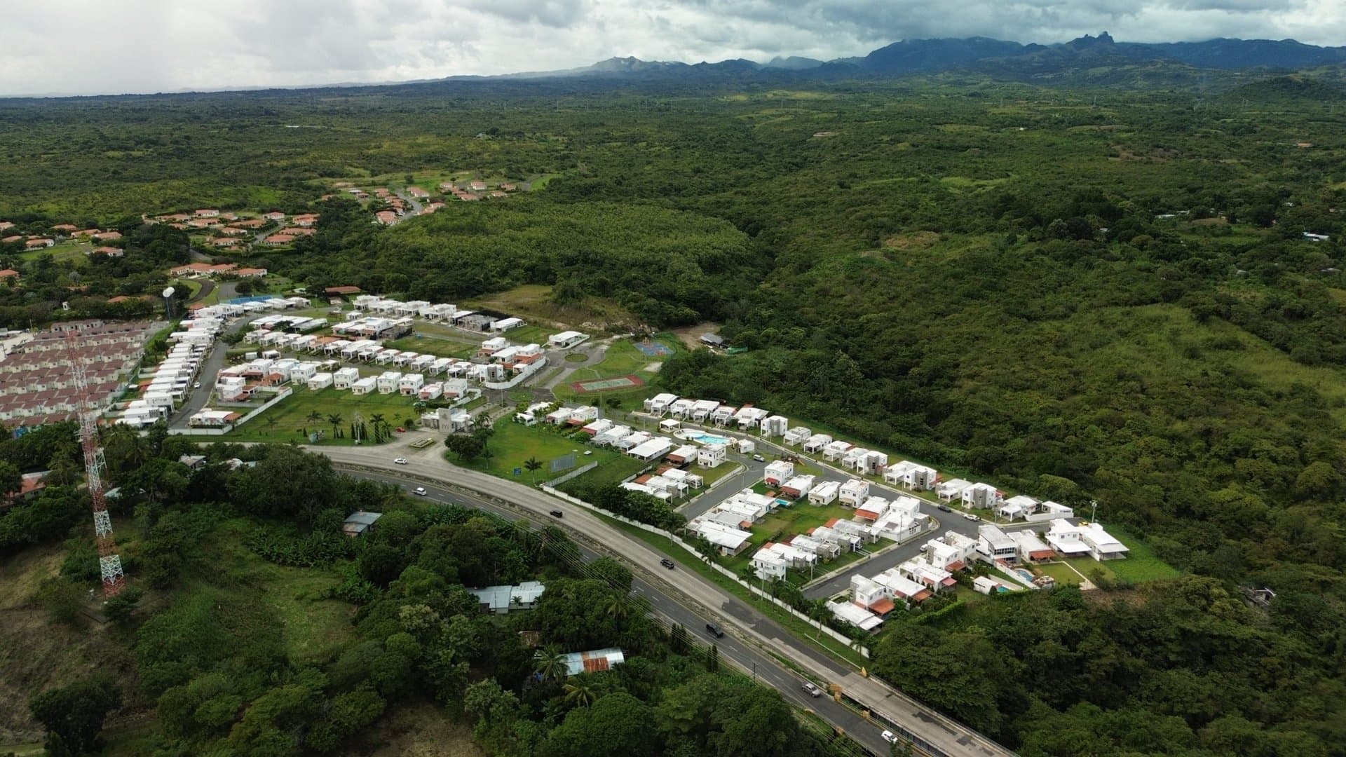 Lovely 3-Bedroom House in Gated Community The Village in San Carlos, Panama Oeste P-0575 - Image 32