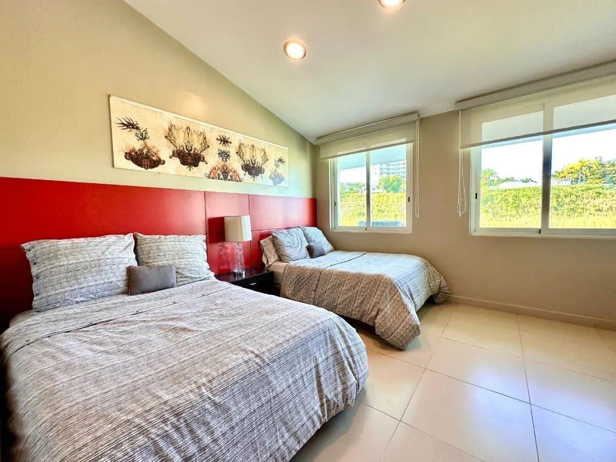 Luxurious Ocean View Penthouse with Golf Course and Beach Access, Bijao, Panama R-0424 - Image 12