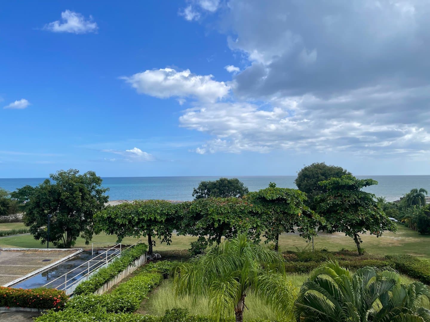Luxury Living in Playa Blanca – Fully Furnished 3-Bedroom Beachfront Condo R-0597 - Image 15