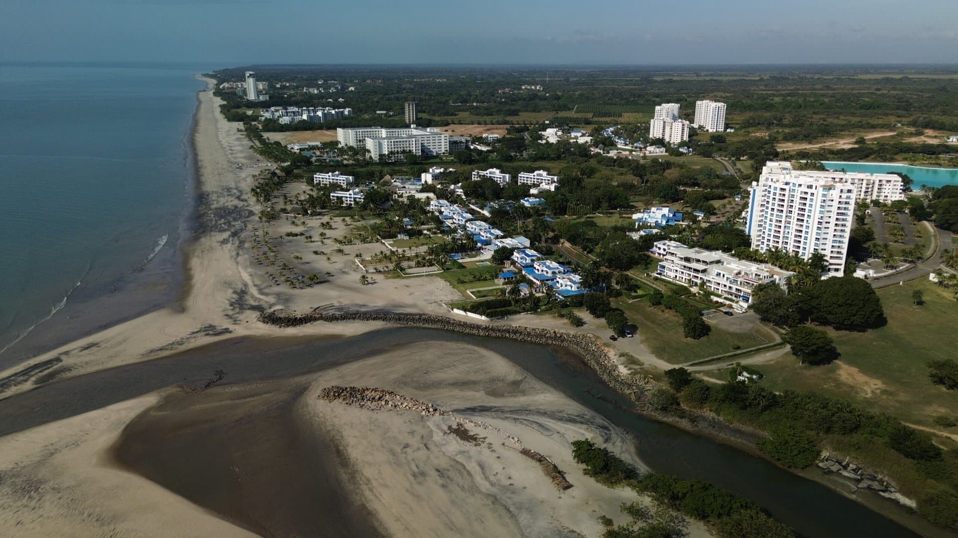 Luxury Living in Playa Blanca – Fully Furnished 3-Bedroom Beachfront Condo R-0597 - Image 16