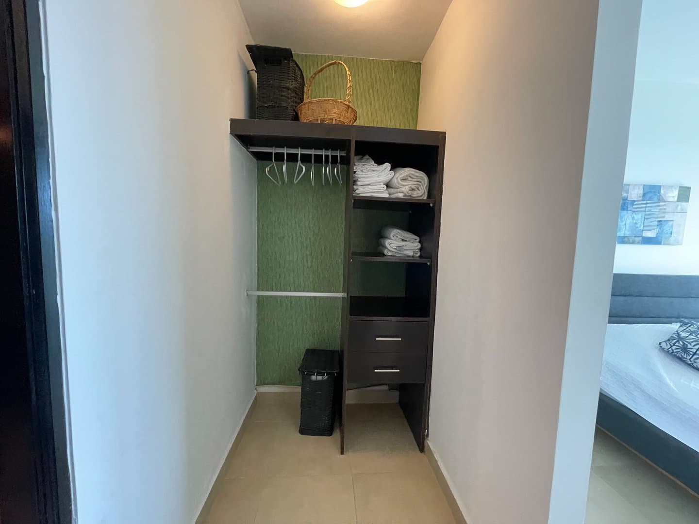 Luxury Living in Playa Blanca – Fully Furnished 3-Bedroom Beachfront Condo R-0597 - Image 28