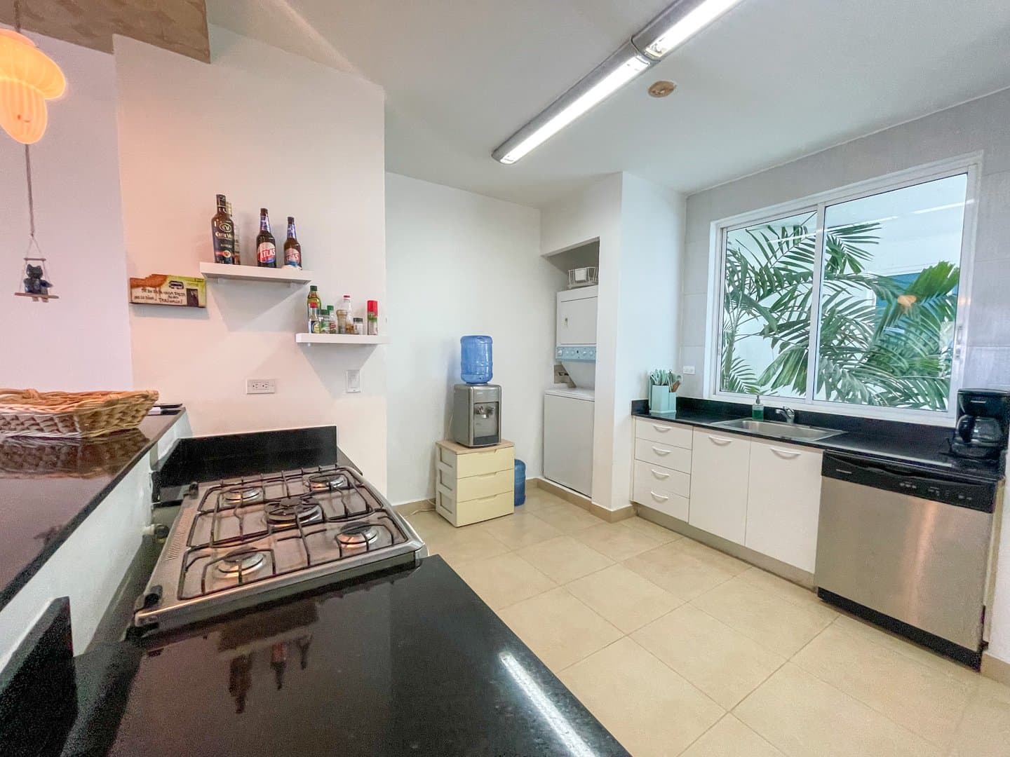 Luxury Living in Playa Blanca – Fully Furnished 3-Bedroom Beachfront Condo R-0597 - Image 10