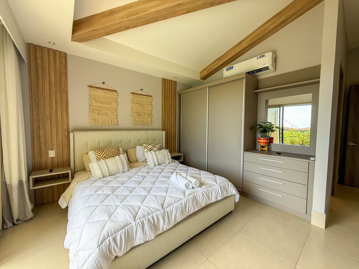 Modern Beachside 3-Bedroom Townhome with Private Pool, San Carlos, Panama. - Image 15