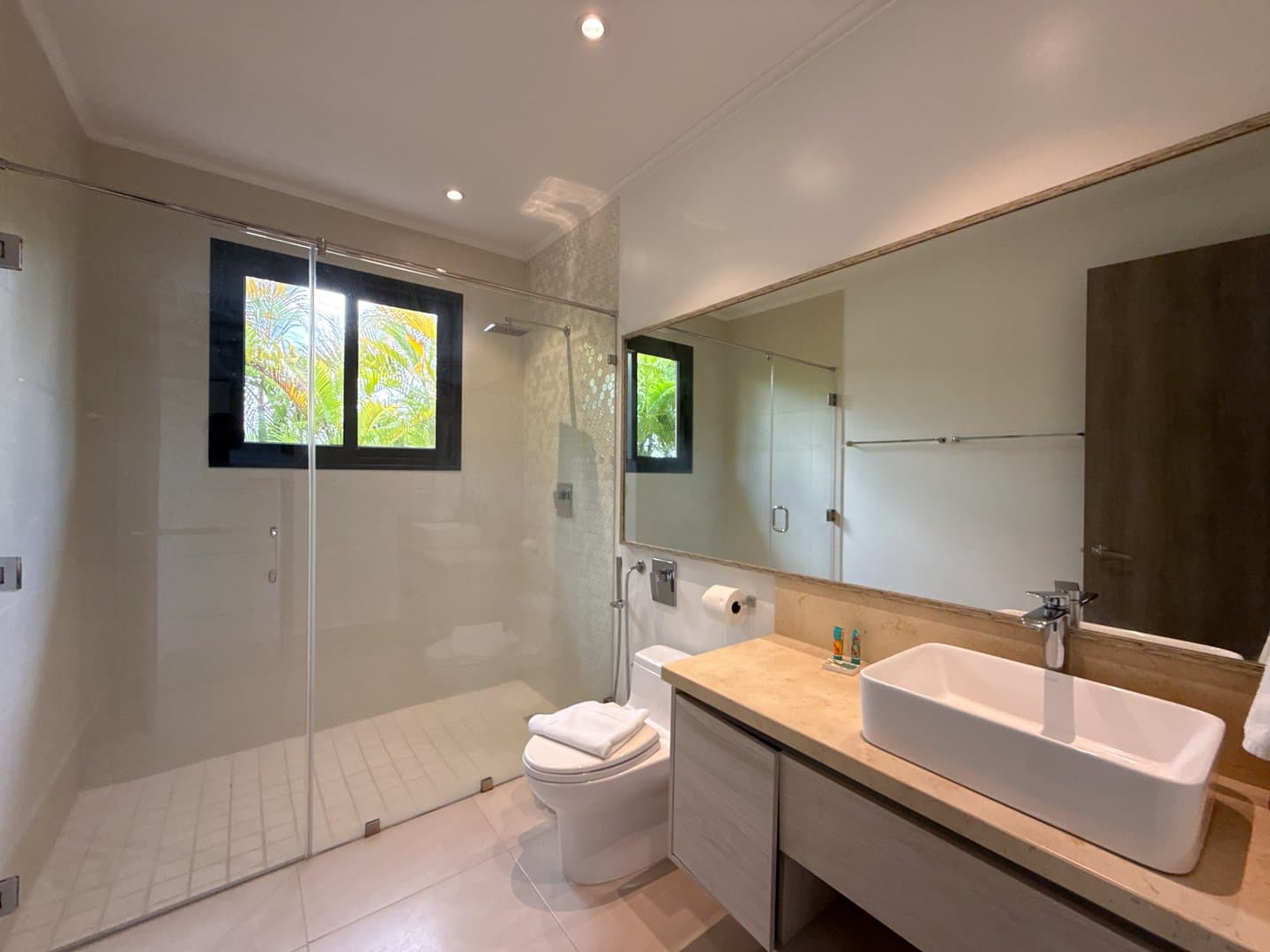 Modern Beachside 3-Bedroom Townhome with Private Pool, San Carlos, Panama. - Image 17