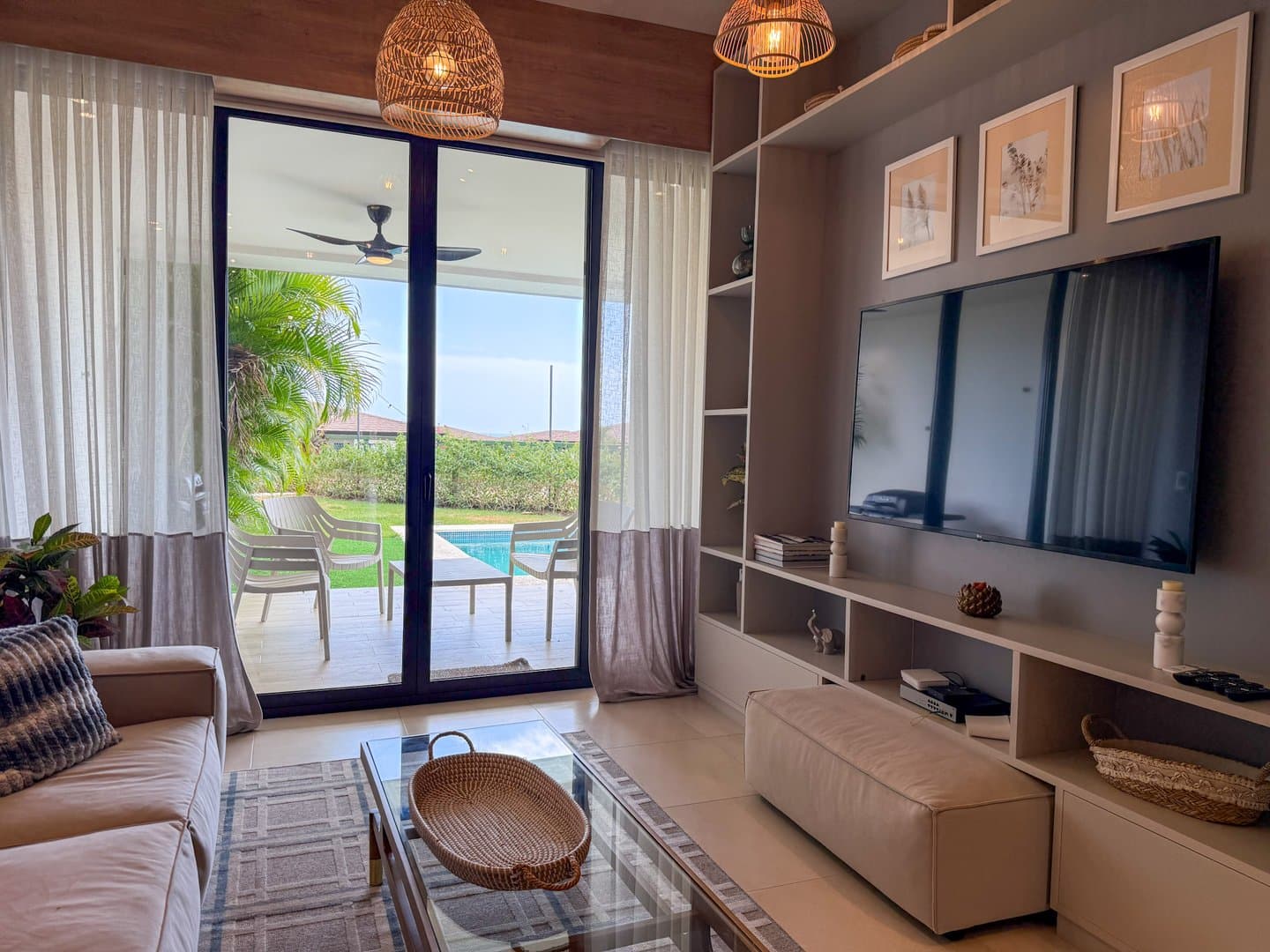 Modern Beachside 3-Bedroom Townhome with Private Pool, San Carlos, Panama. - Image 3
