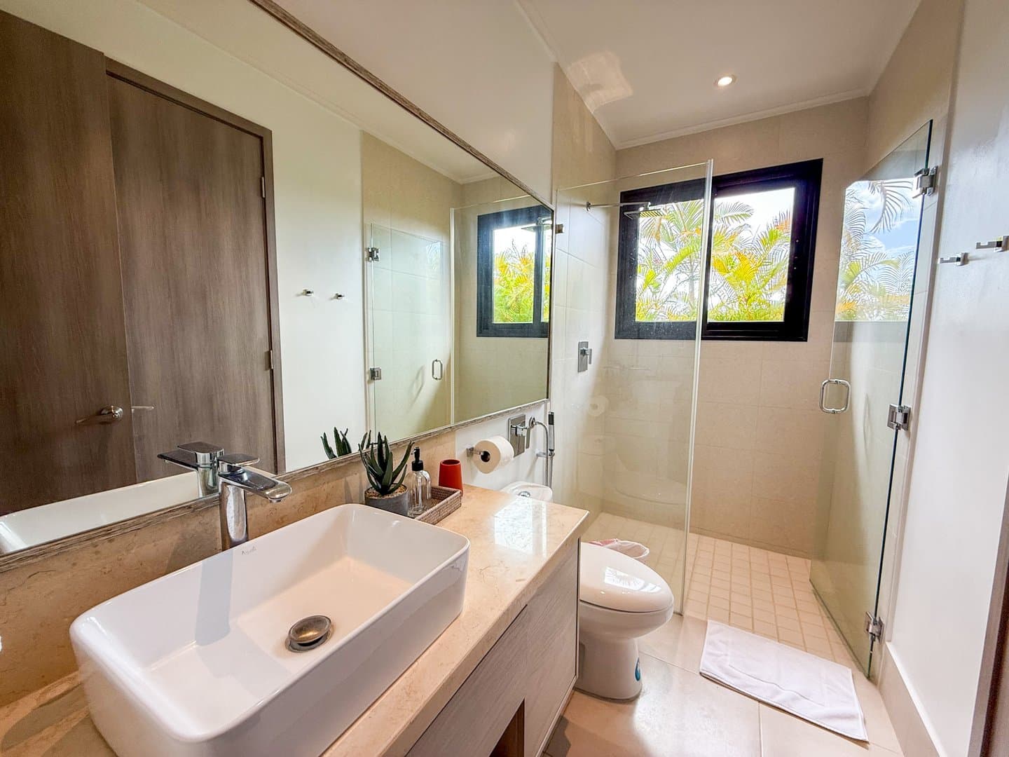 Modern Beachside 3-Bedroom Townhome with Private Pool, San Carlos, Panama. - Image 9