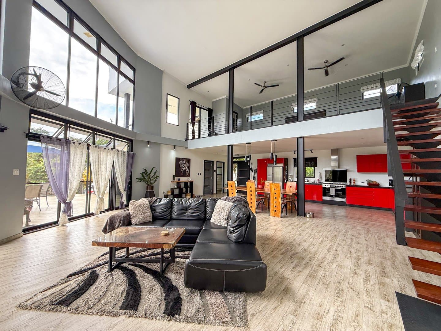 Modern Home with Stunning Mountain Views and Income-Generating Apartment, San Carlos, Panama. R-0318 - Image 2