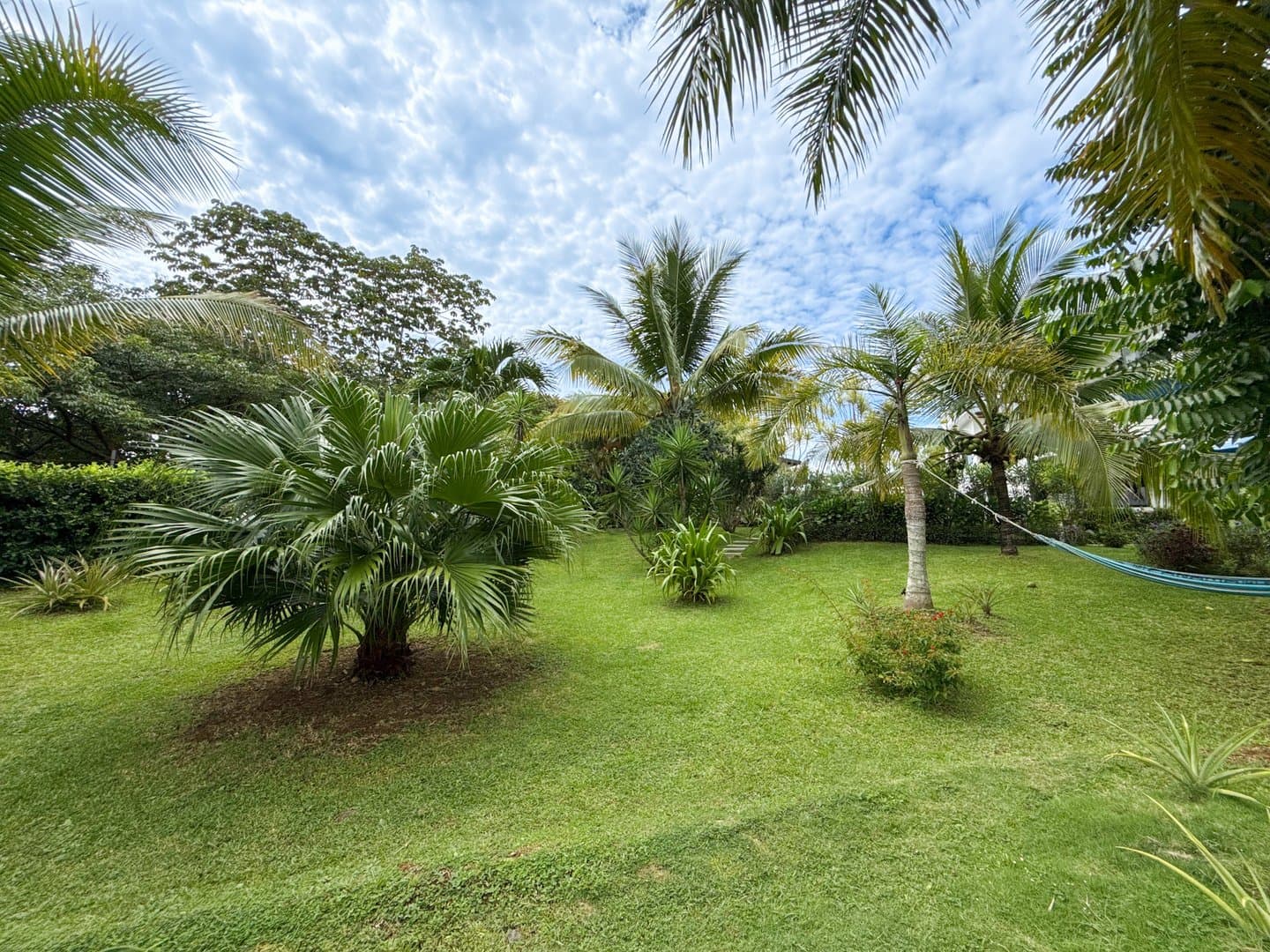 Modern Home with Stunning Mountain Views and Income-Generating Apartment, San Carlos, Panama. R-0318 - Image 46