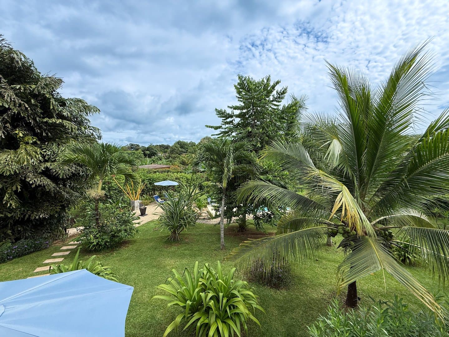 Modern Home with Stunning Mountain Views and Income-Generating Apartment, San Carlos, Panama. R-0318 - Image 23