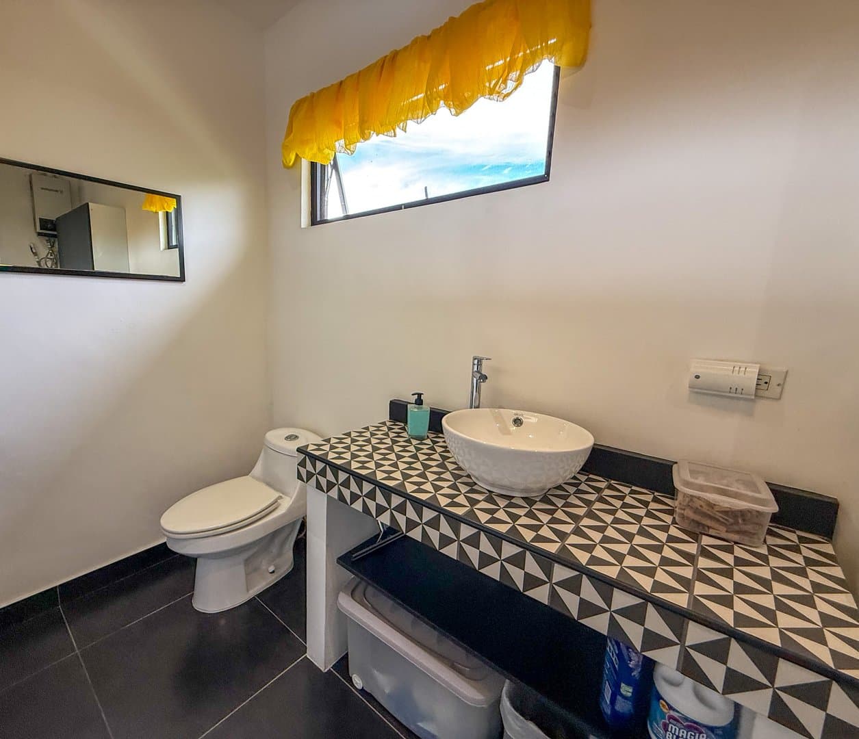 Modern Home with Stunning Mountain Views and Income-Generating Apartment, San Carlos, Panama. R-0318 - Image 29