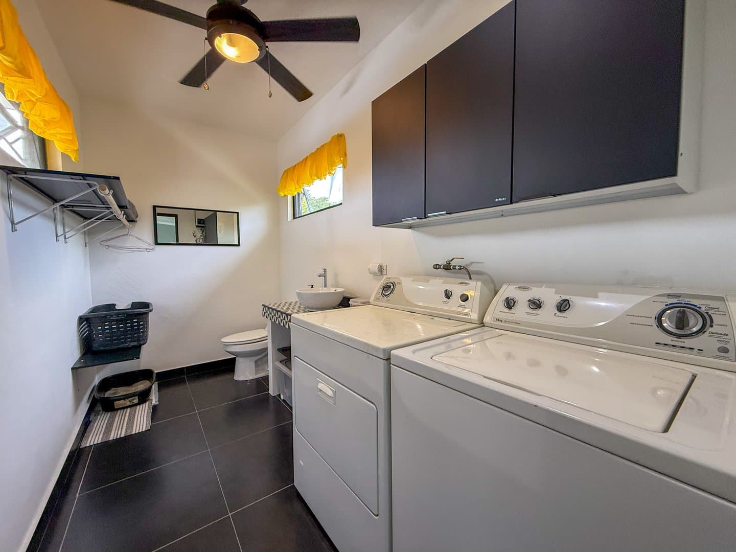 Modern Home with Stunning Mountain Views and Income-Generating Apartment, San Carlos, Panama. R-0318 - Image 30