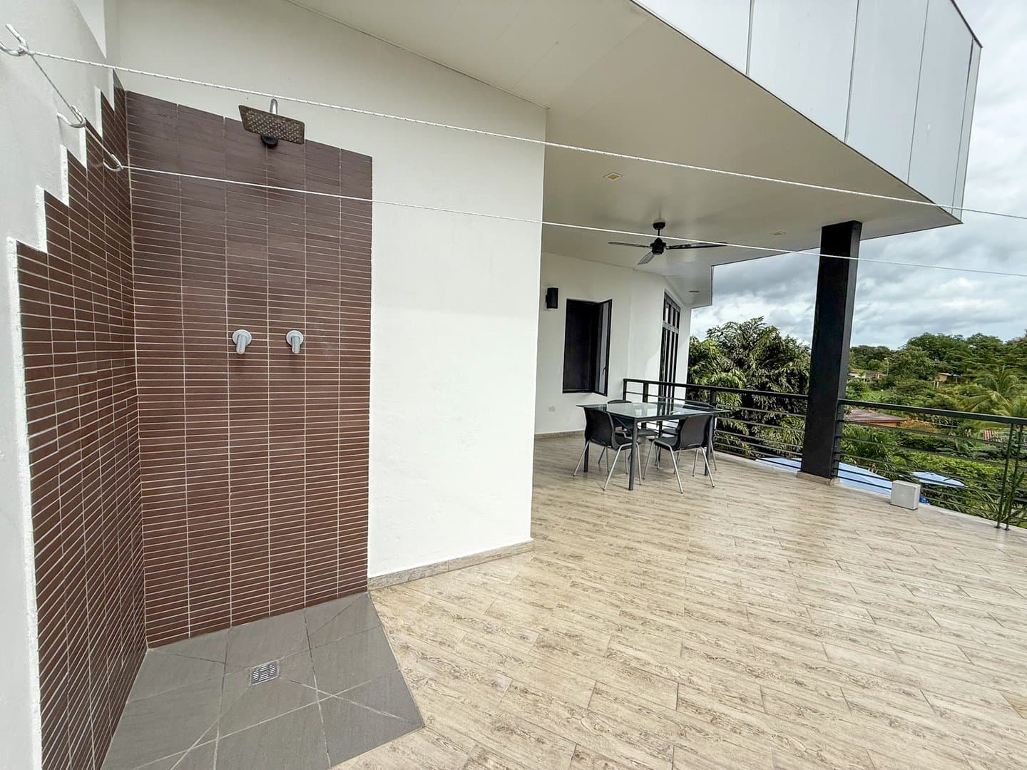 Modern Home with Stunning Mountain Views and Income-Generating Apartment, San Carlos, Panama. R-0318 - Image 32