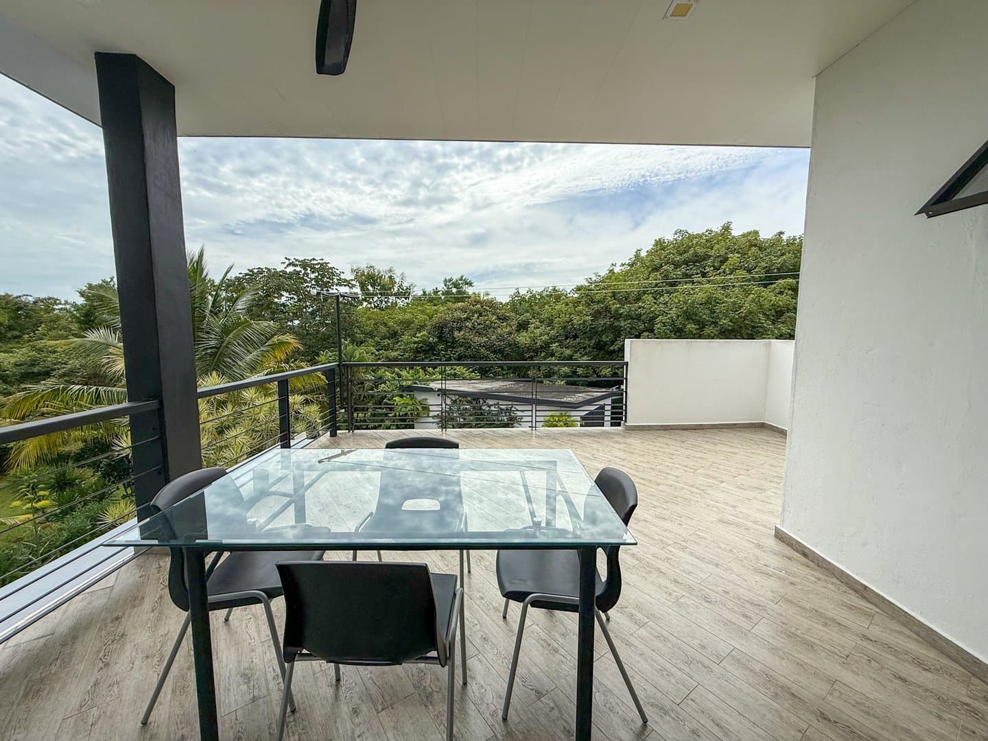 Modern Home with Stunning Mountain Views and Income-Generating Apartment, San Carlos, Panama. R-0318 - Image 33
