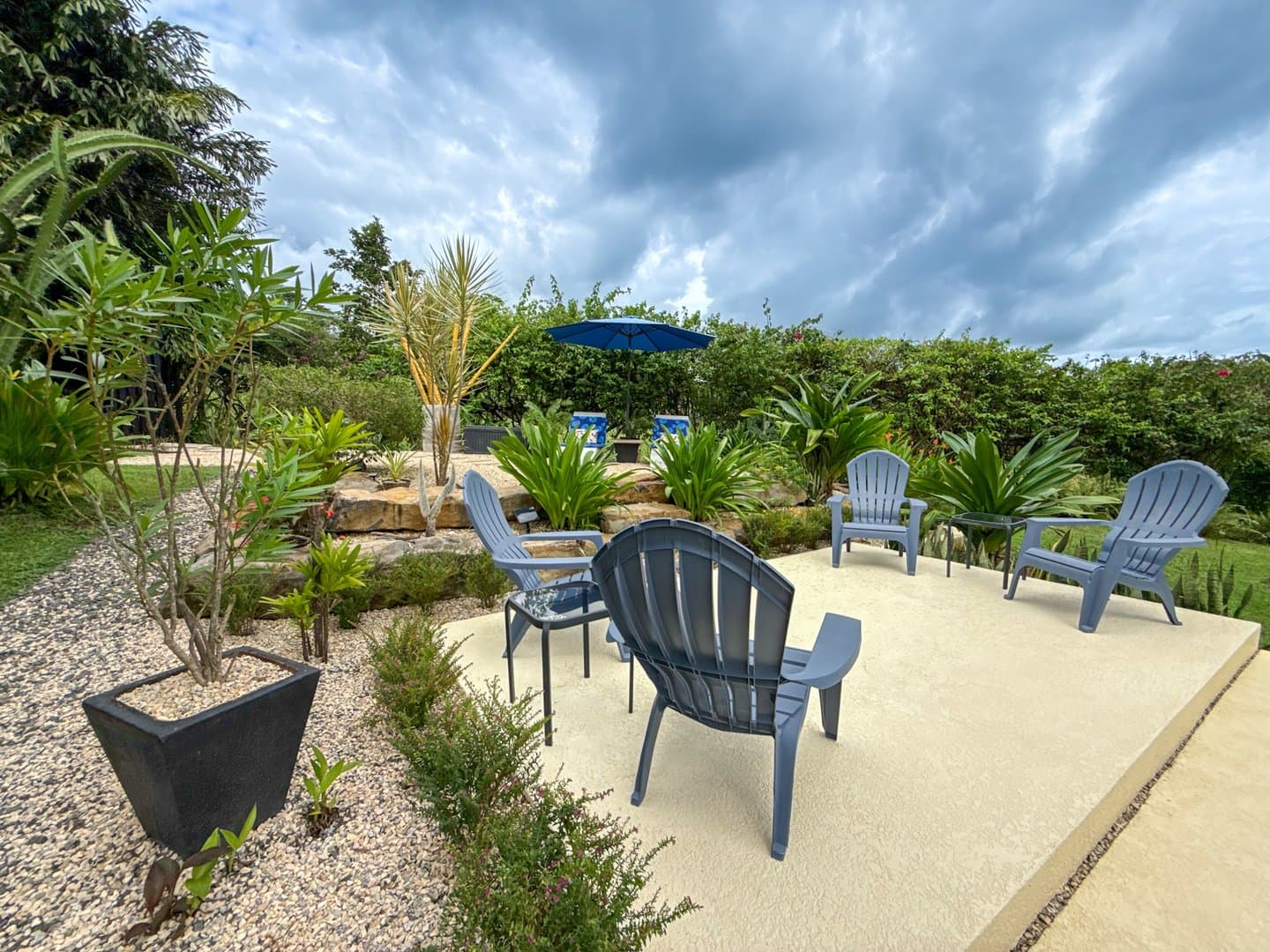 Modern Home with Stunning Mountain Views and Income-Generating Apartment, San Carlos, Panama. R-0318 - Image 44