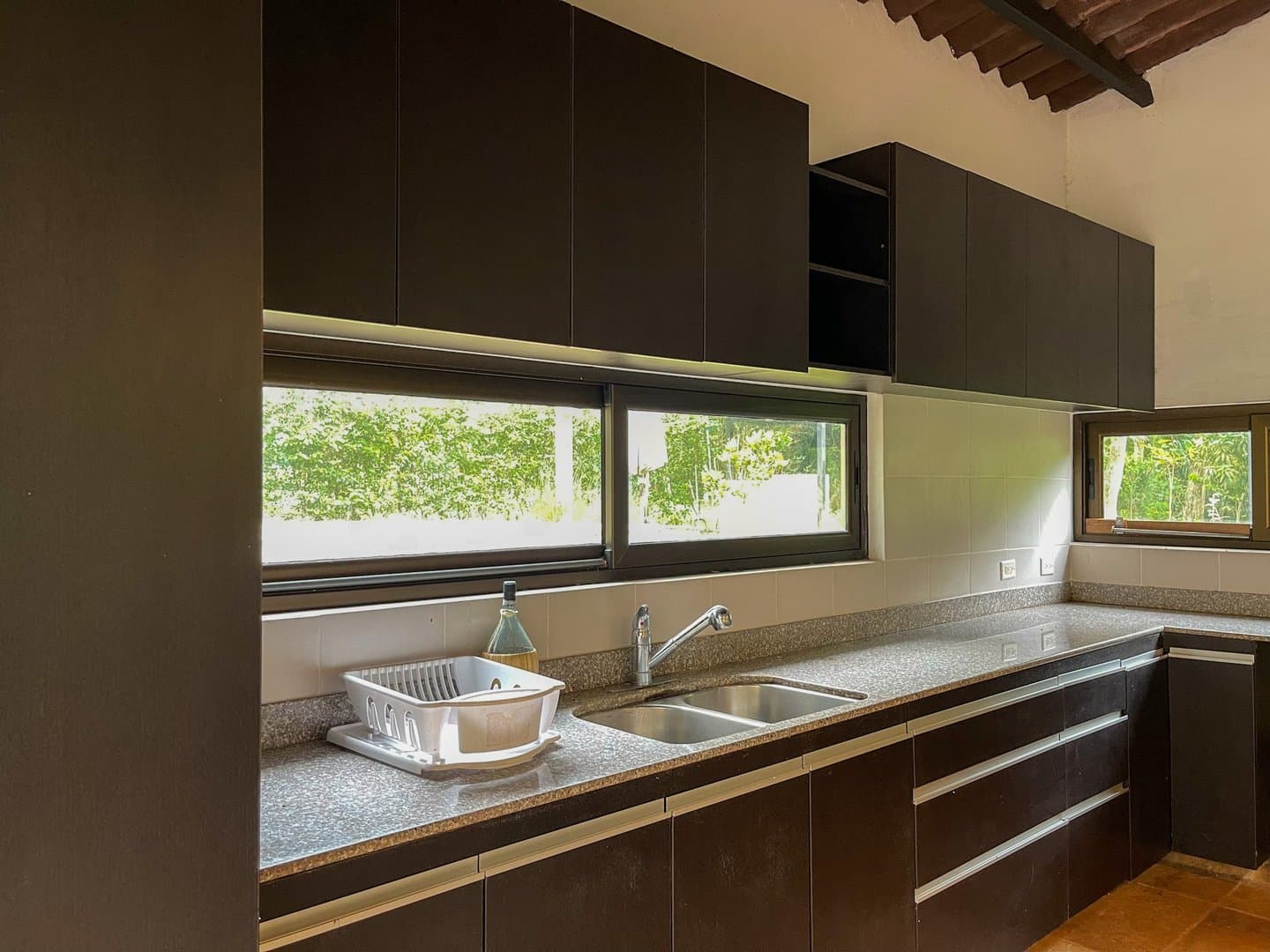 Modern Style House Blended with Nature, Capira R-0540 - Image 10