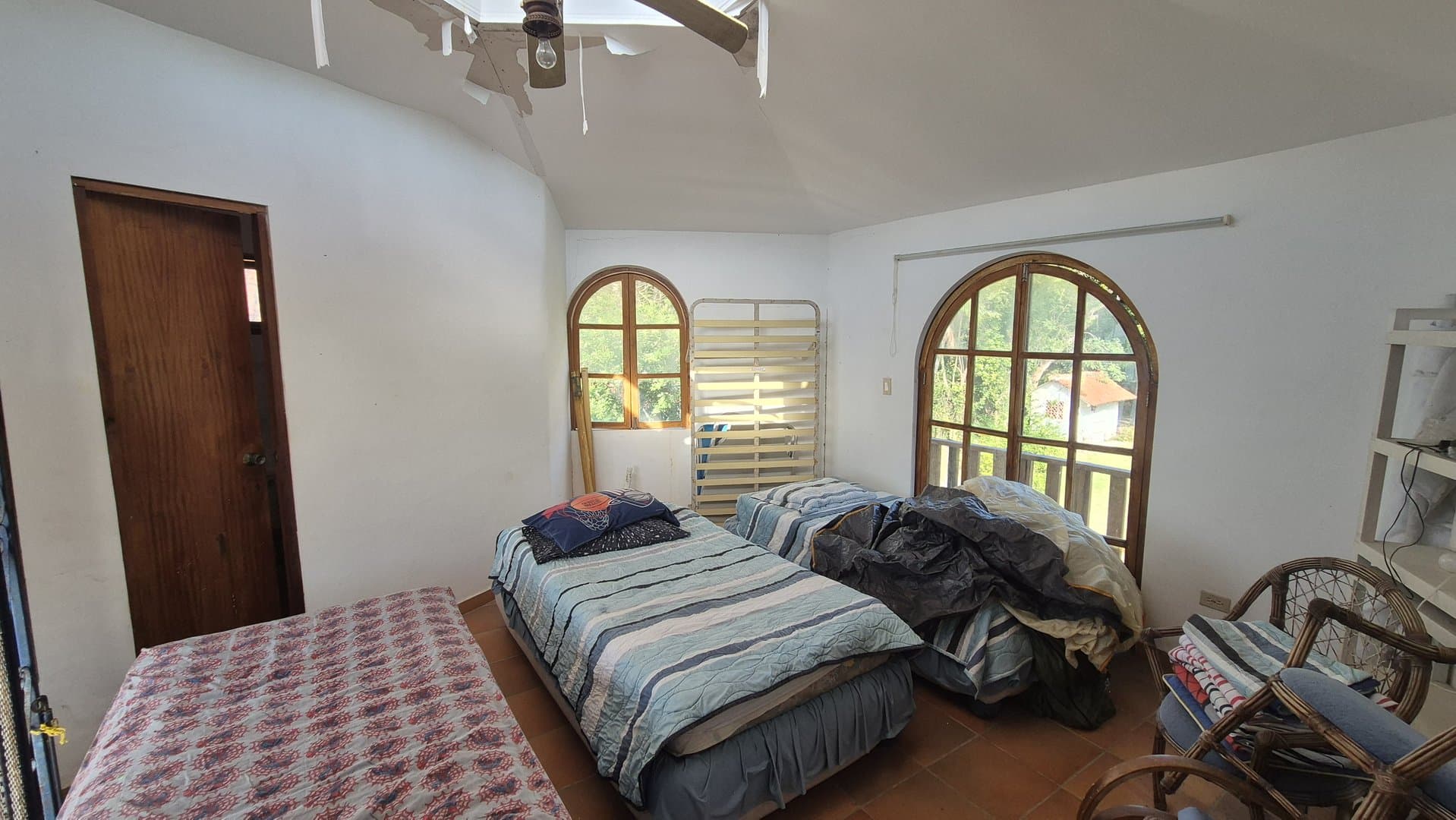 Oceanfront Four-Bedroom Home in Coronado – Prime Renovation Opportunity P-0578 - Image 58