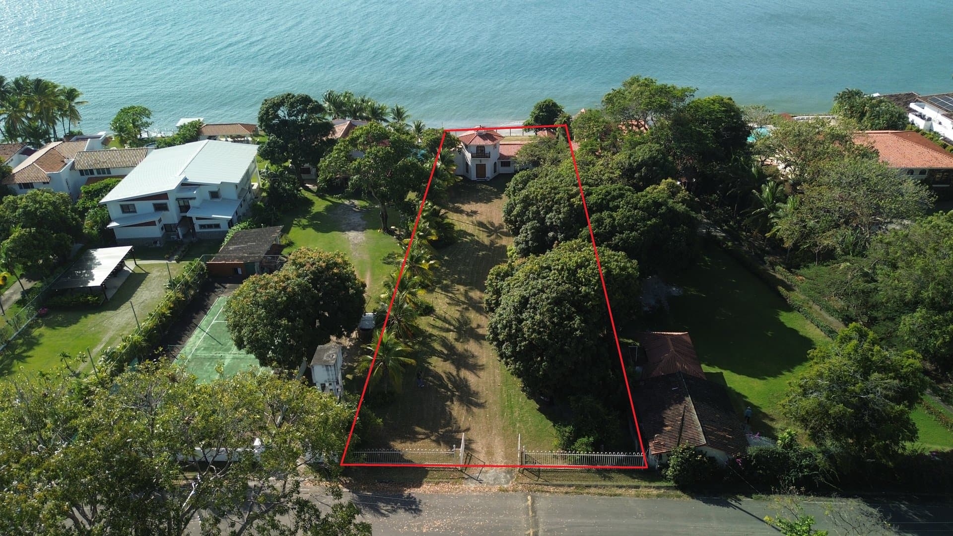 Oceanfront Four-Bedroom Home in Coronado – Prime Renovation Opportunity P-0578 - Image 41