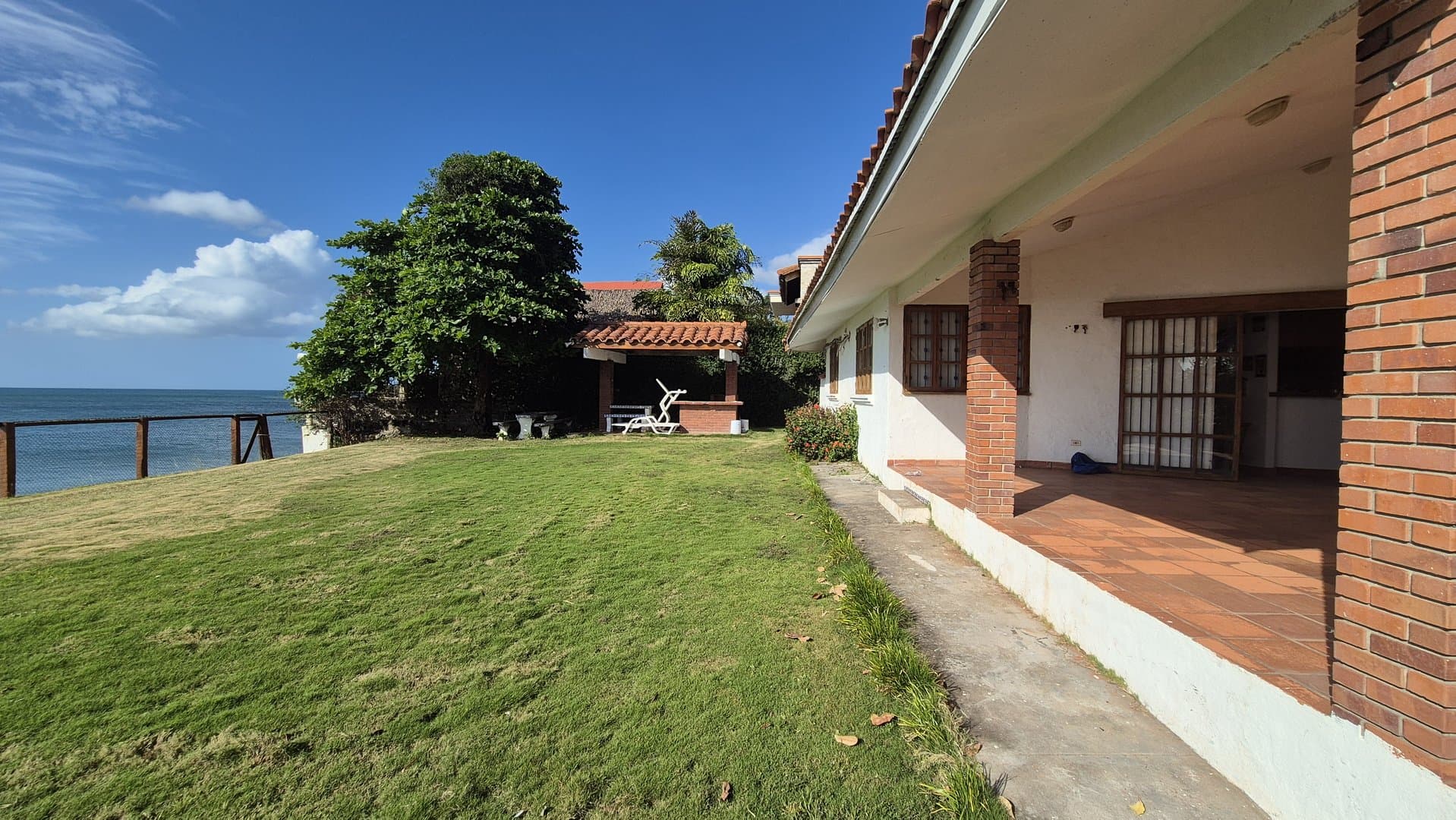 Oceanfront Four-Bedroom Home in Coronado – Prime Renovation Opportunity P-0578 - Image 64