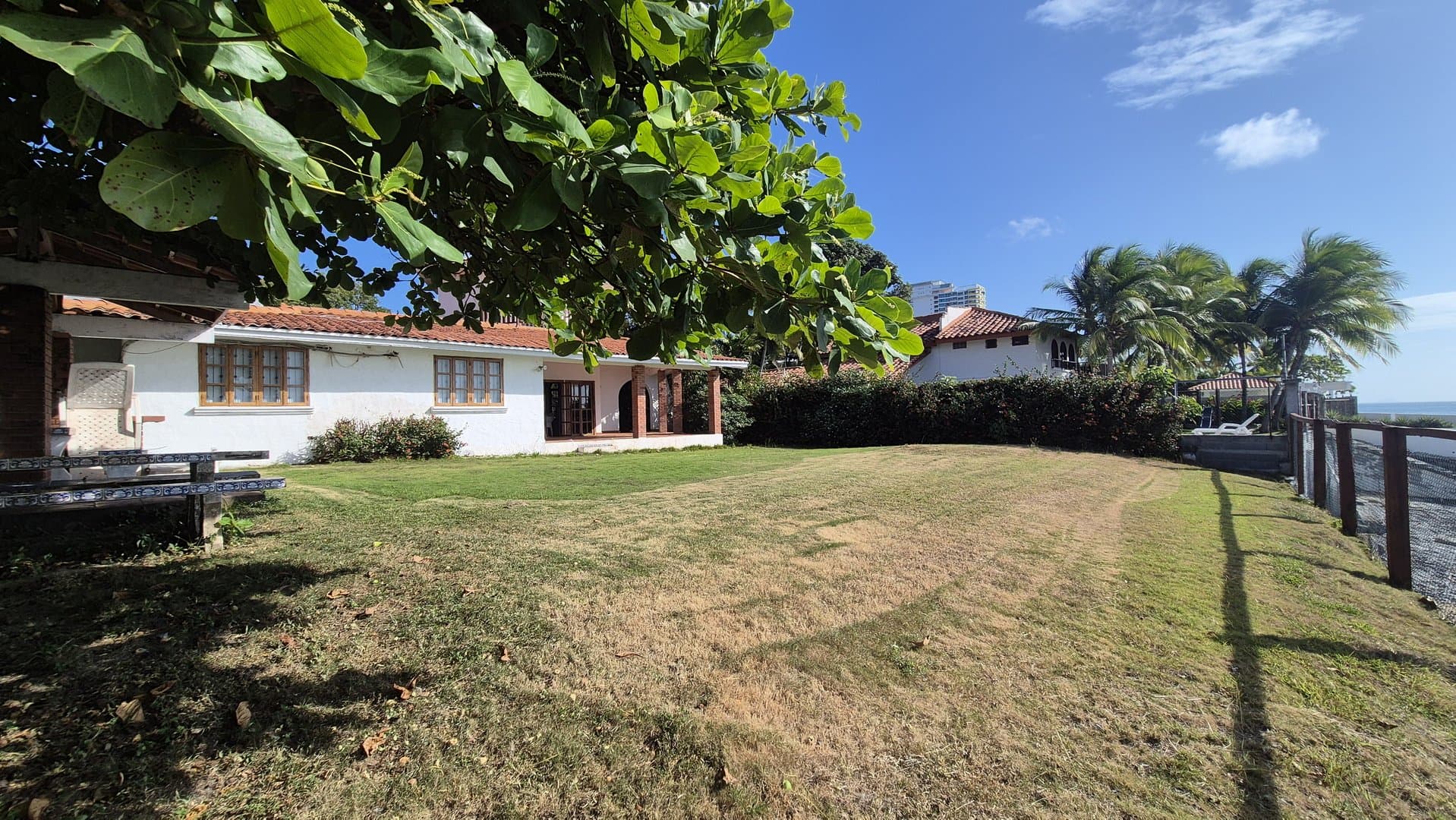 Oceanfront Four-Bedroom Home in Coronado – Prime Renovation Opportunity P-0578 - Image 68