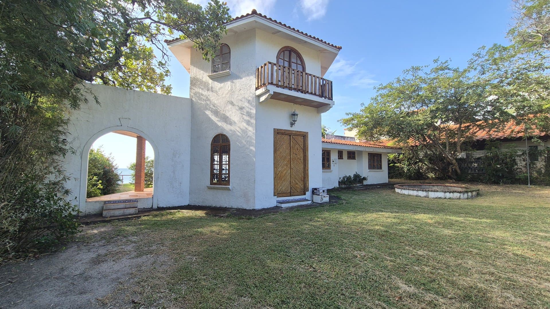 Oceanfront Four-Bedroom Home in Coronado – Prime Renovation Opportunity P-0578 - Image 42