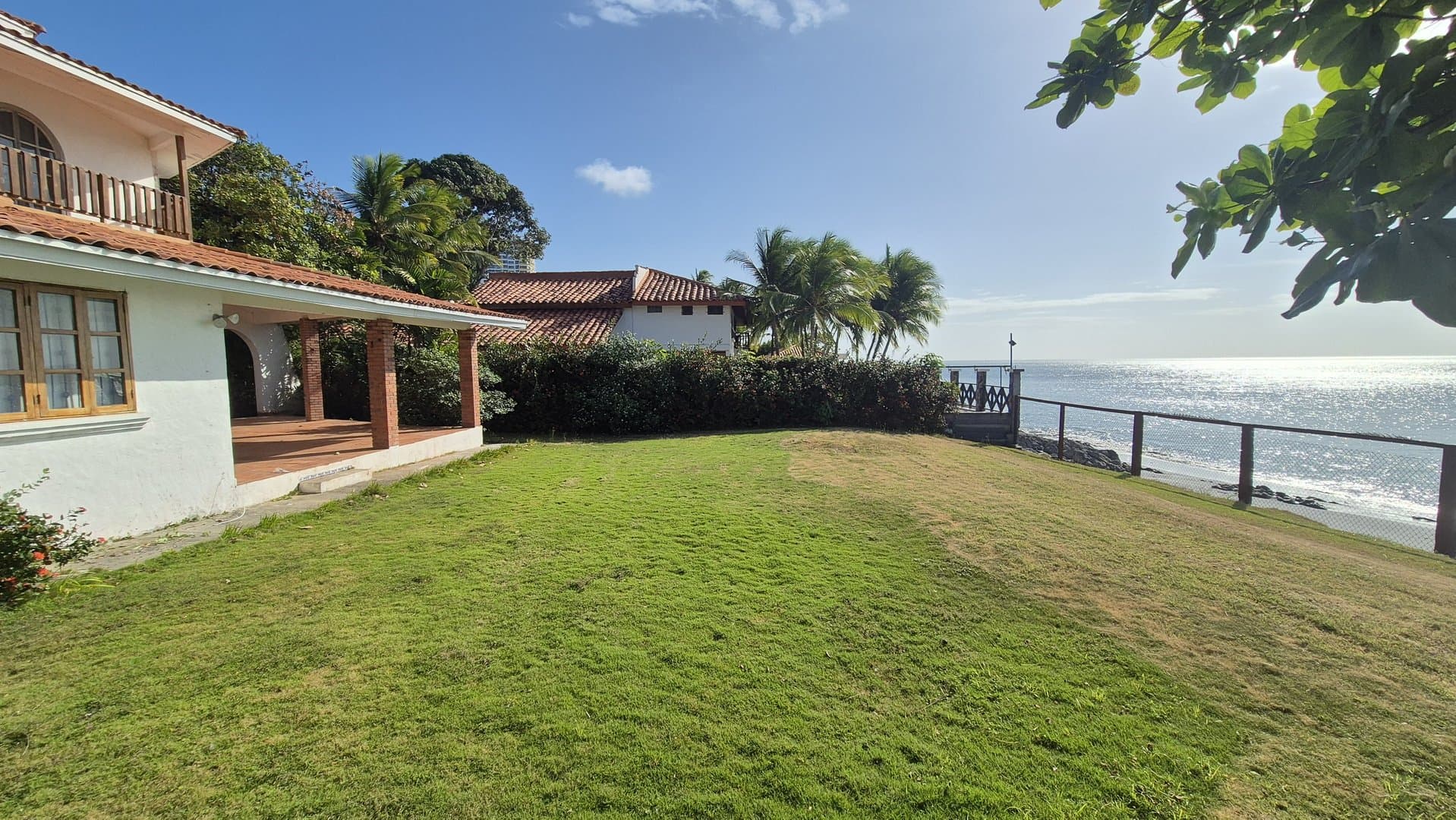 Oceanfront Four-Bedroom Home in Coronado – Prime Renovation Opportunity P-0578 - Image 43