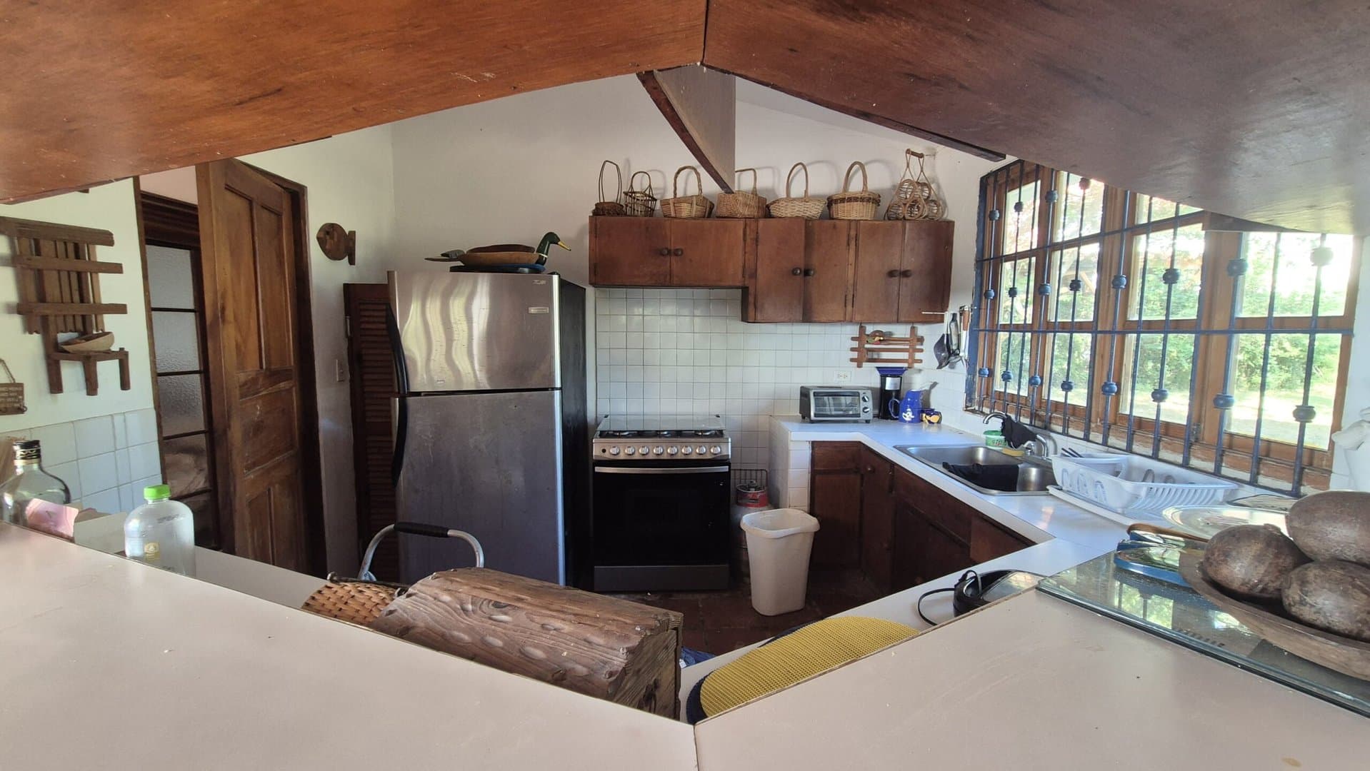 Oceanfront Four-Bedroom Home in Coronado – Prime Renovation Opportunity P-0578 - Image 9