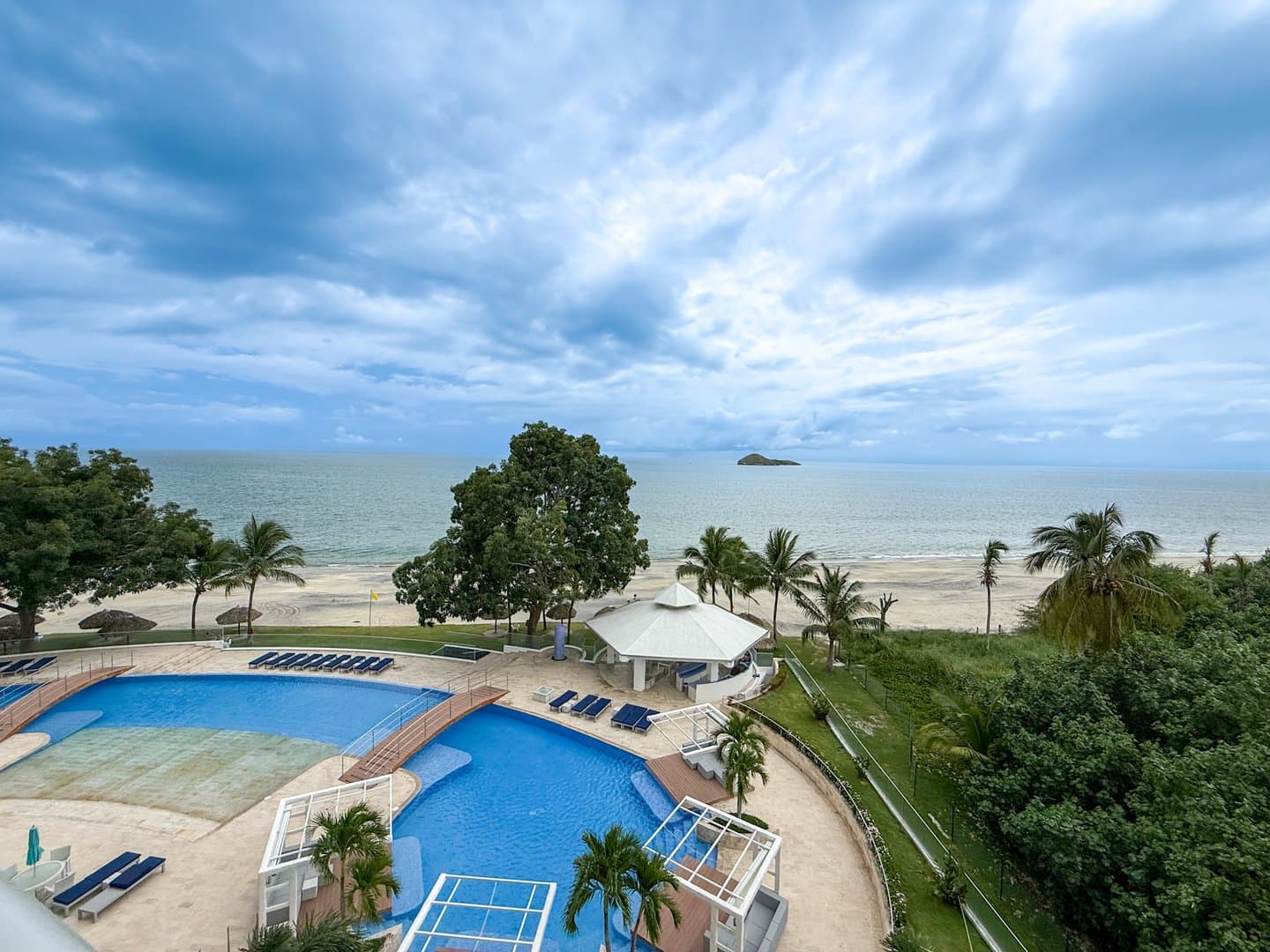Open-Concept 2-Bedroom Beachfront Condo, Santa Clara ID R-0560 - Image 21