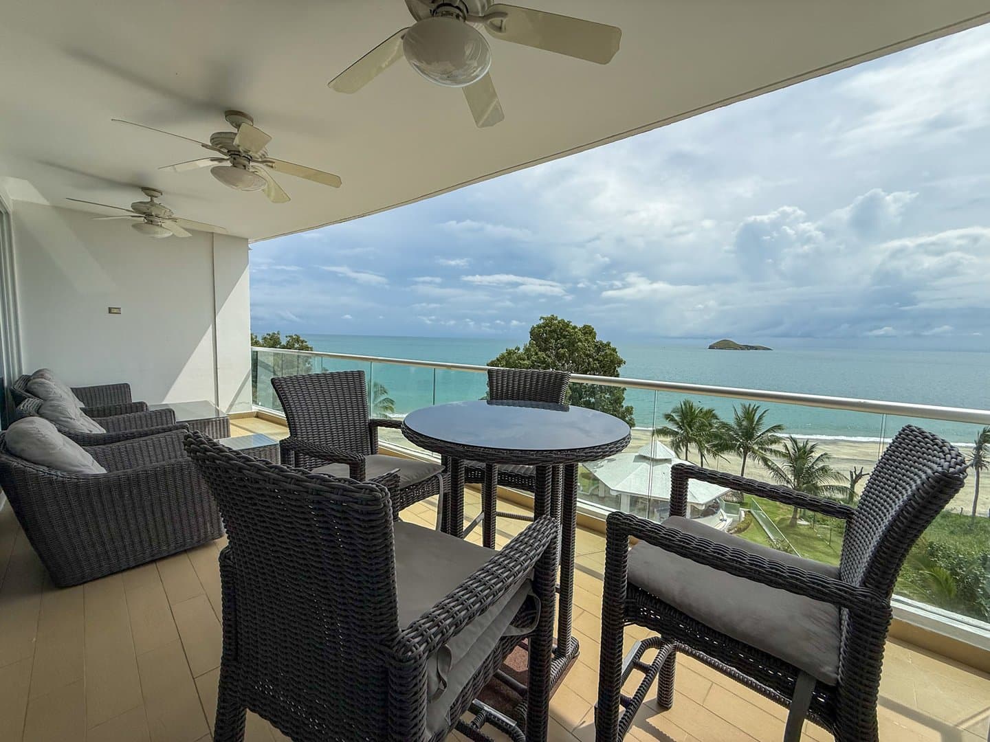 Open-Concept 2-Bedroom Beachfront Condo, Santa Clara ID R-0560 - Image 8