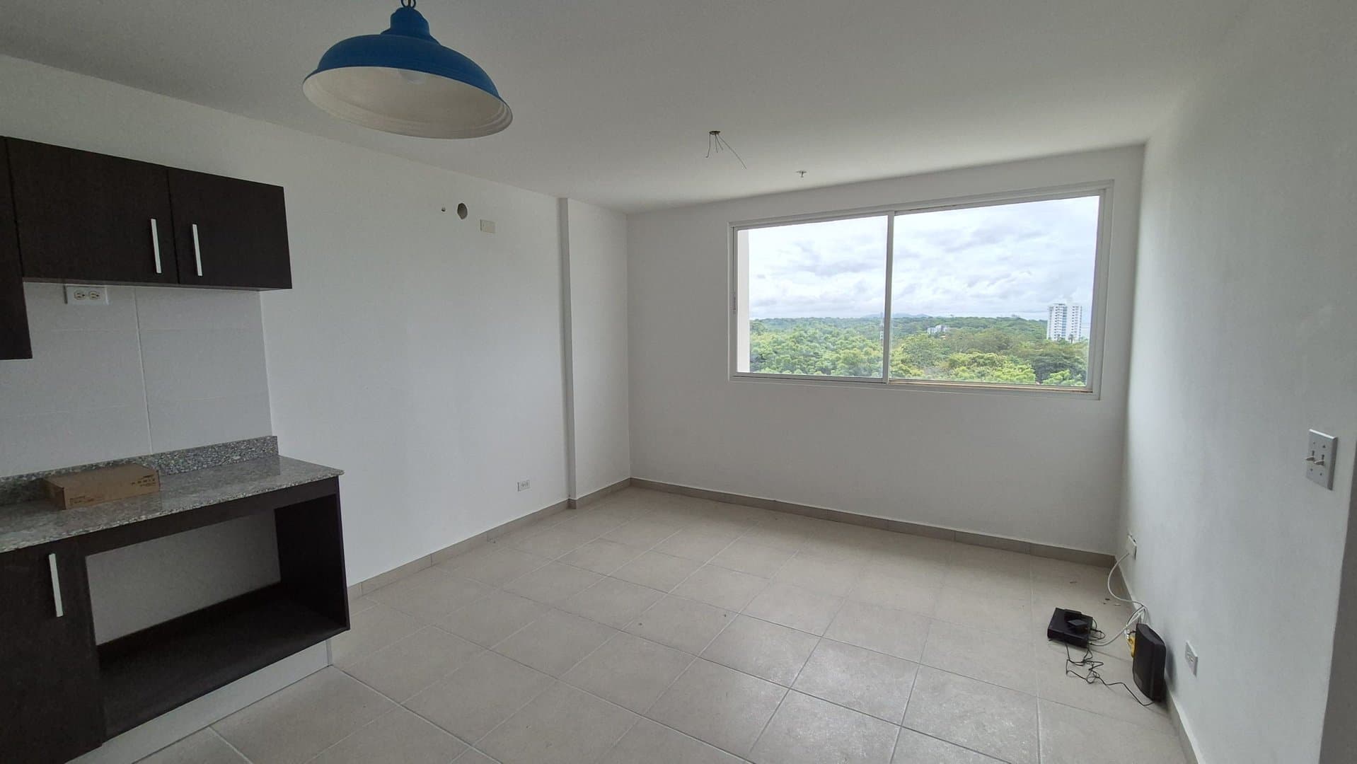 "Seaside Investment Opportunity: Apartment in Beachside Building Perfect for Short-Term Rentals" in Playa Corona P-0537 - Image 3
