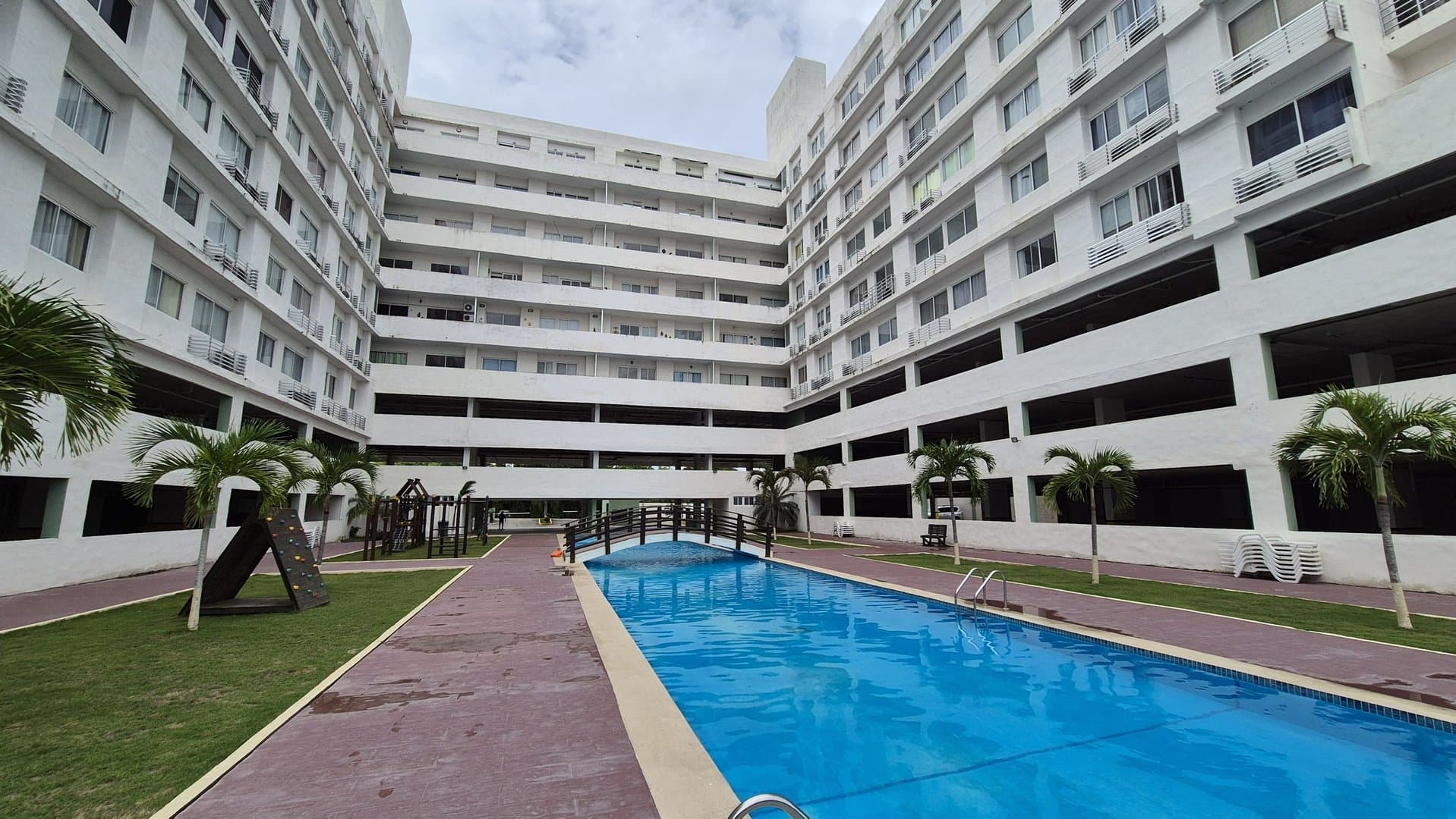 "Seaside Investment Opportunity: Apartment in Beachside Building Perfect for Short-Term Rentals" in Playa Corona P-0537 - Image 17