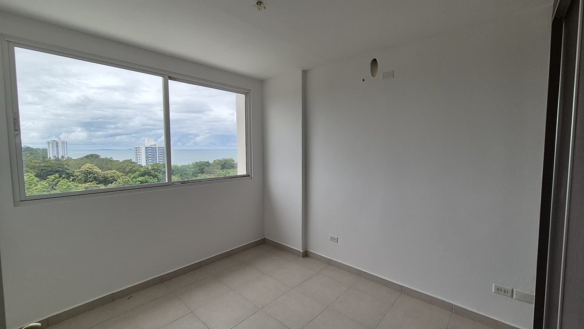 "Seaside Investment Opportunity: Apartment in Beachside Building Perfect for Short-Term Rentals" in Playa Corona P-0537 - Image 26