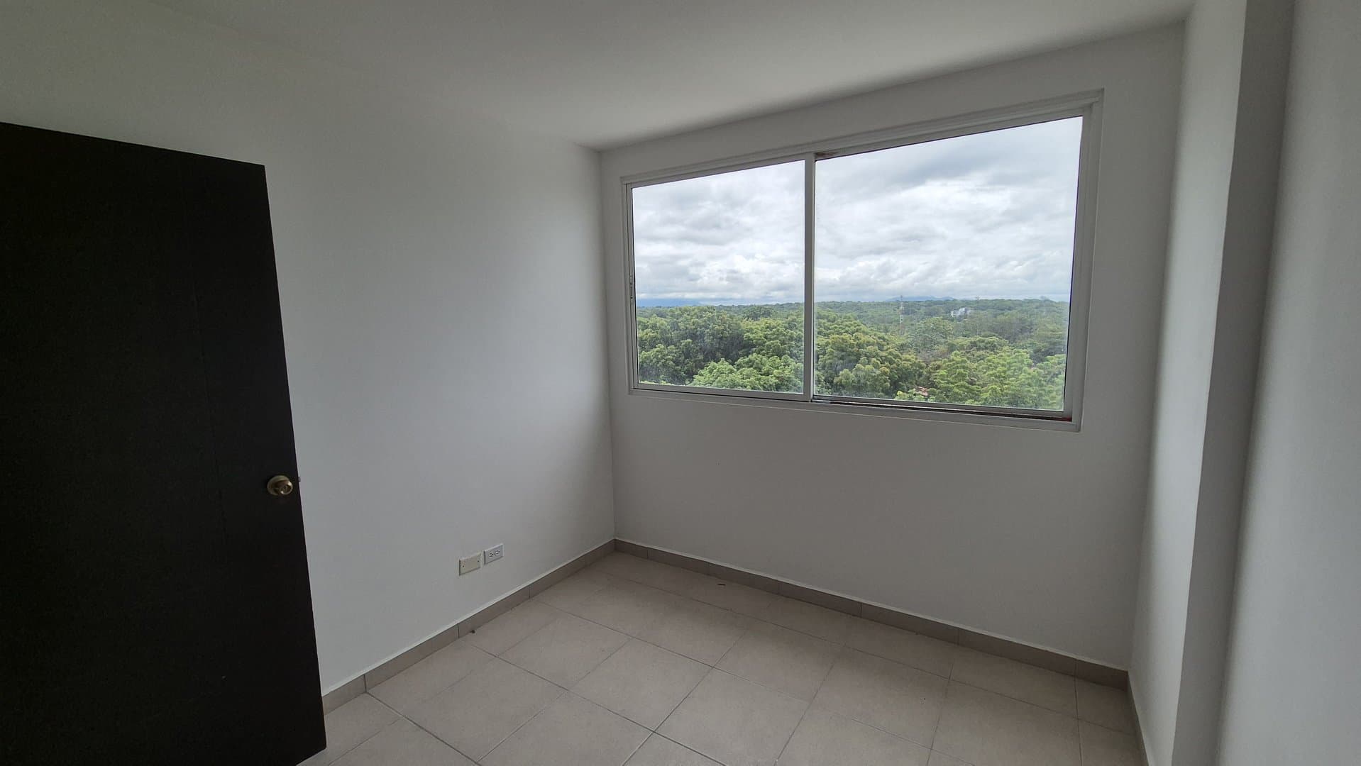 "Seaside Investment Opportunity: Apartment in Beachside Building Perfect for Short-Term Rentals" in Playa Corona P-0537 - Image 28